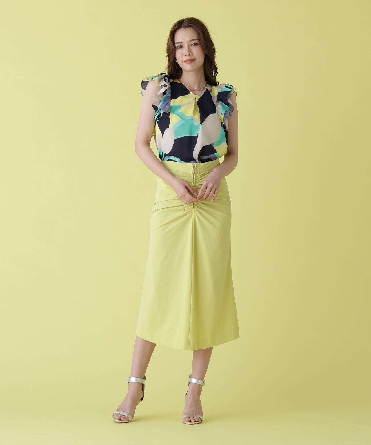 172cm B:86 W:62 H:91 着用サイズ：38