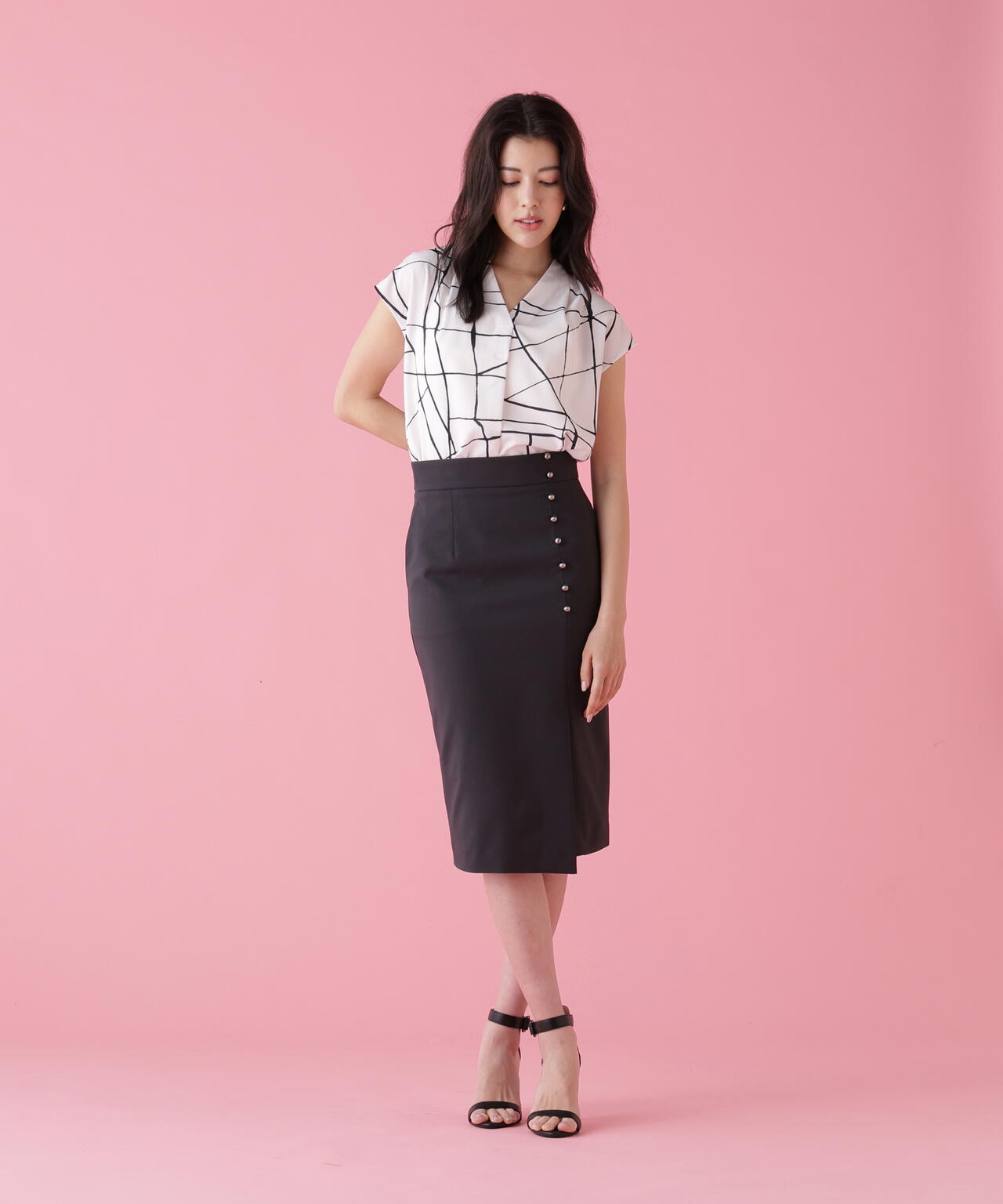 VIVIENNETAM ボディスカート山羊皮 1番外側ボタンでウエスト37×2㎝ シルバーボタンスカート | PINKY&DIANNE（ピンキー&ダイアン