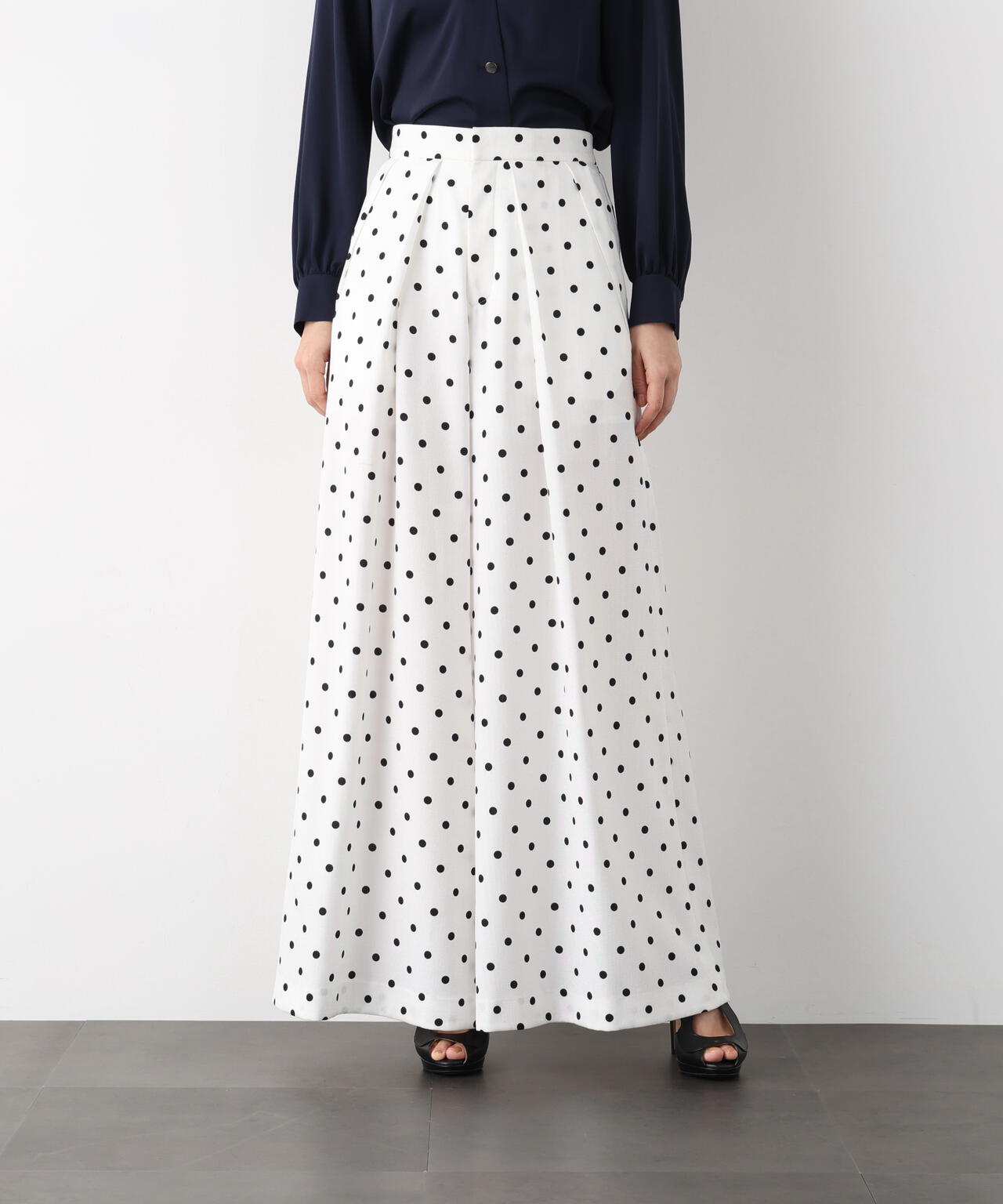 タックプリーツフレアパンツ | PINKY&DIANNE（ピンキー&ダイアン