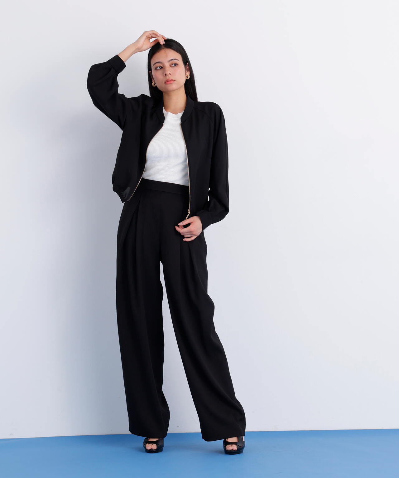 167cm B:82 W: 62H:88 着用サイズ：38