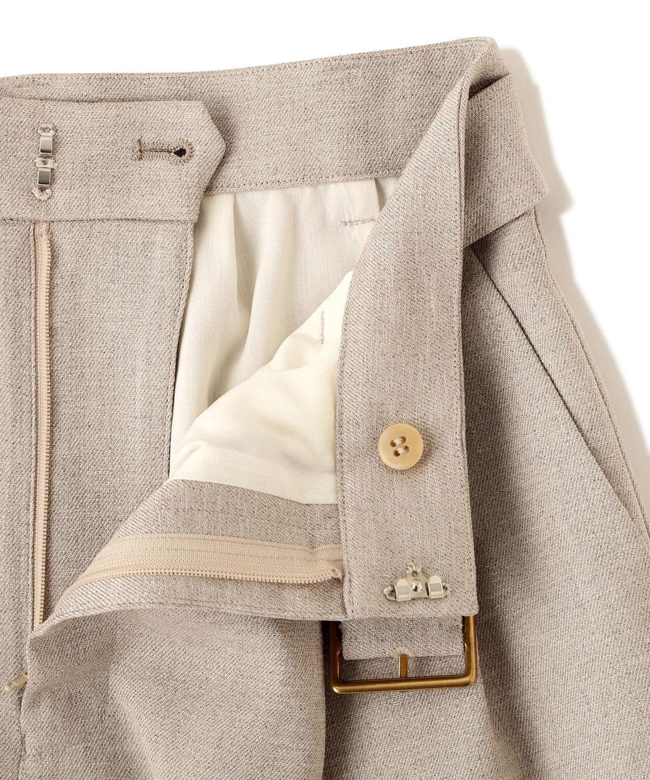 スラブツイルショートパンツ