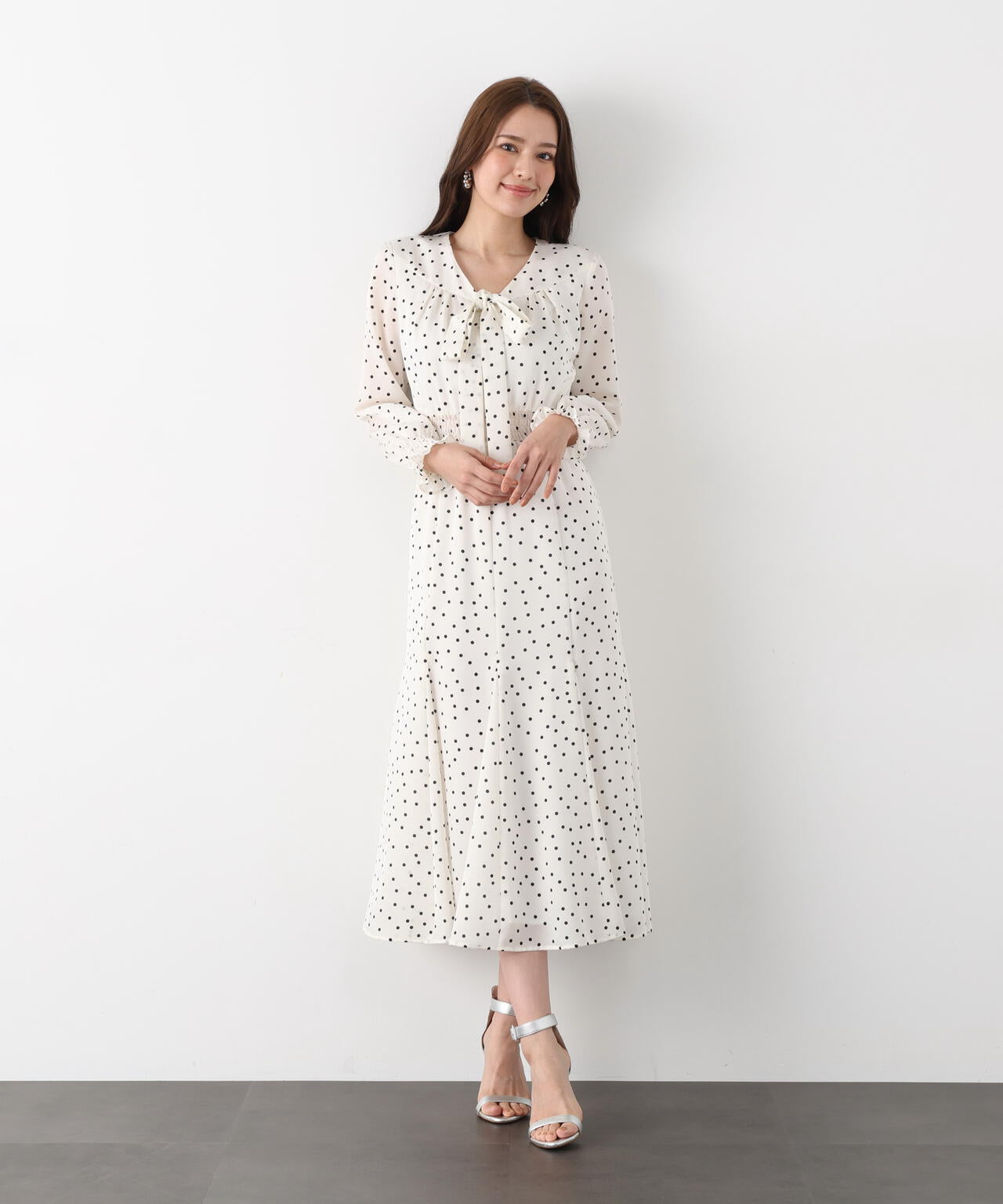 ドットプリントリボンワンピース