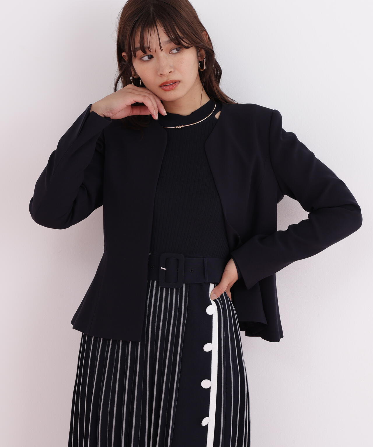 キーネックペプラムジャケット