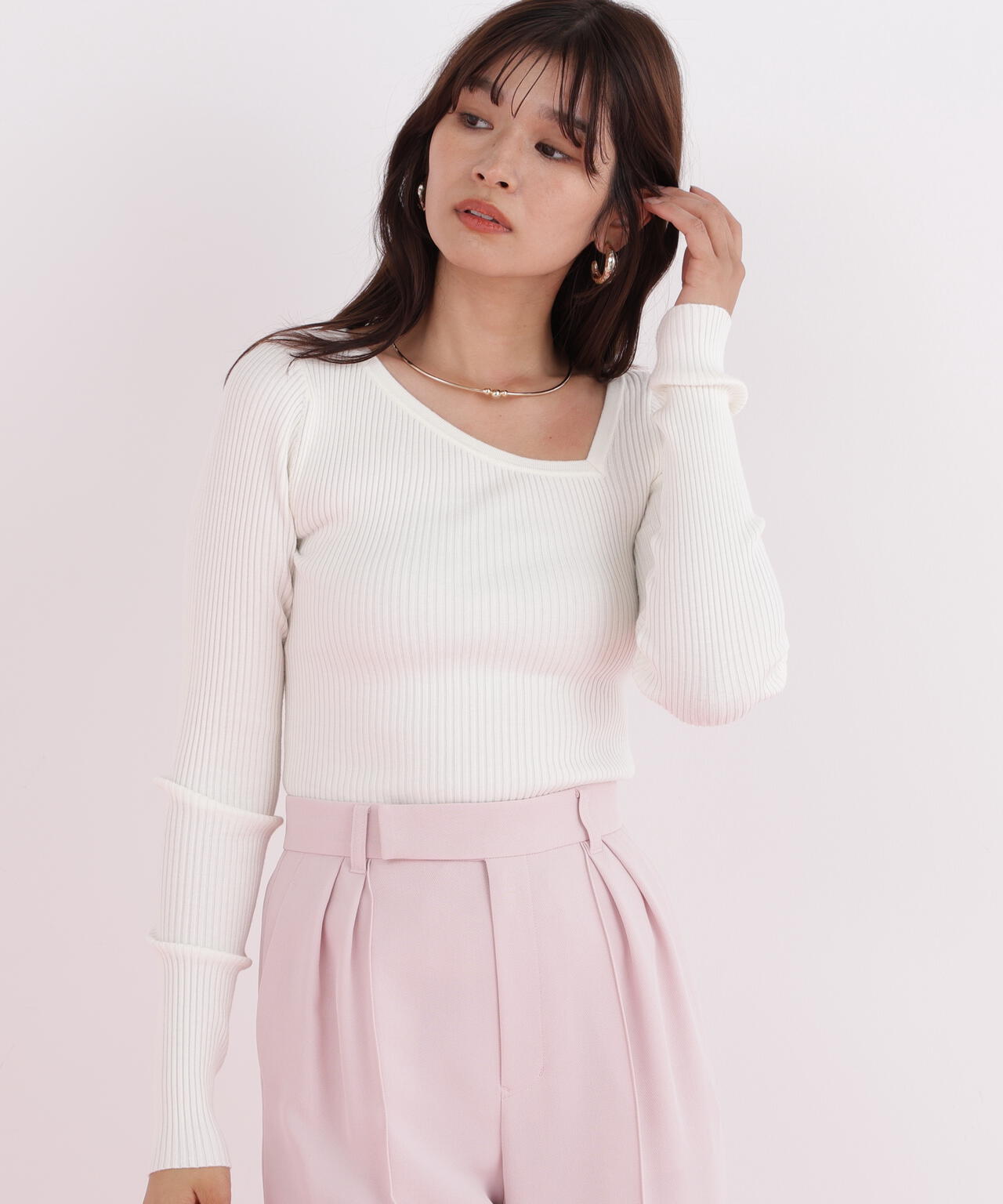 アシンメトリーネックニットプルオーバー