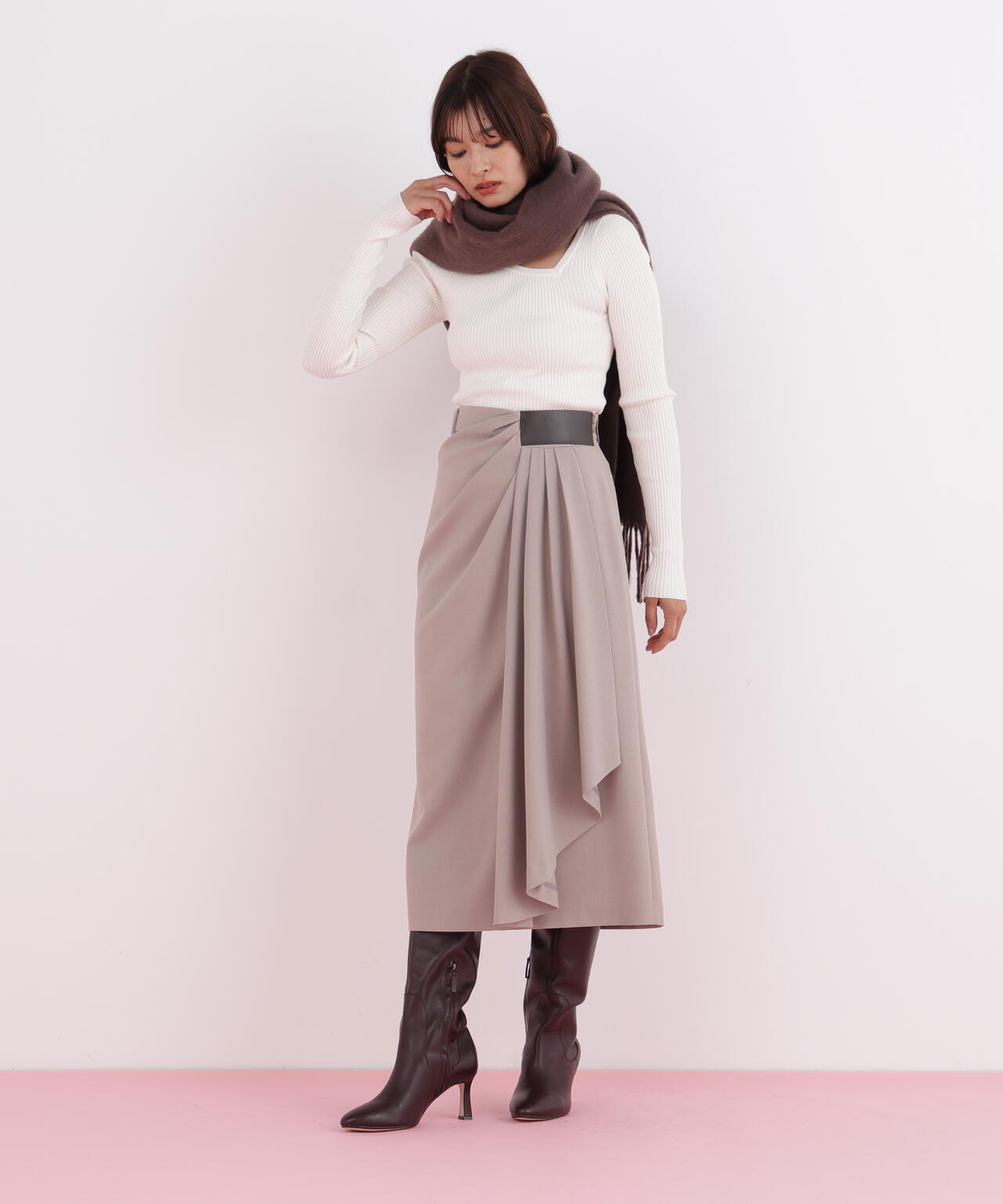 アシンメトリーネックニットプルオーバー