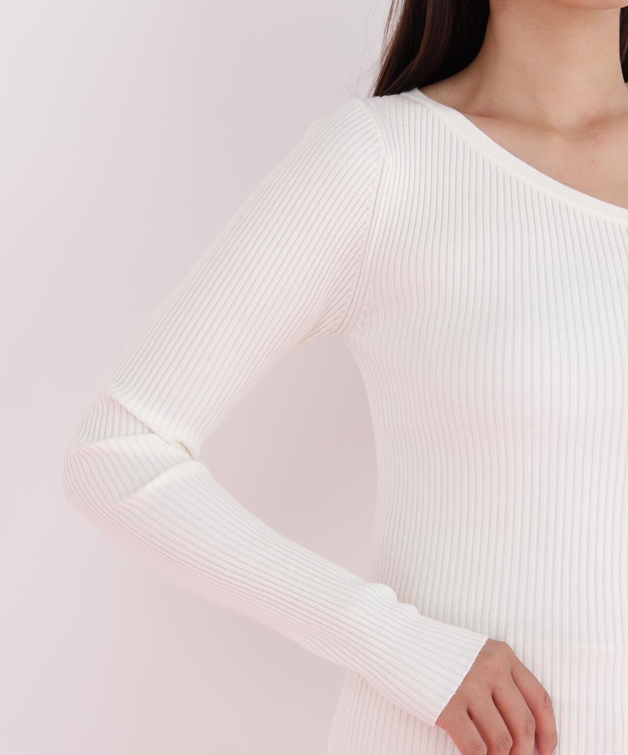 アシンメトリーネックニットプルオーバー