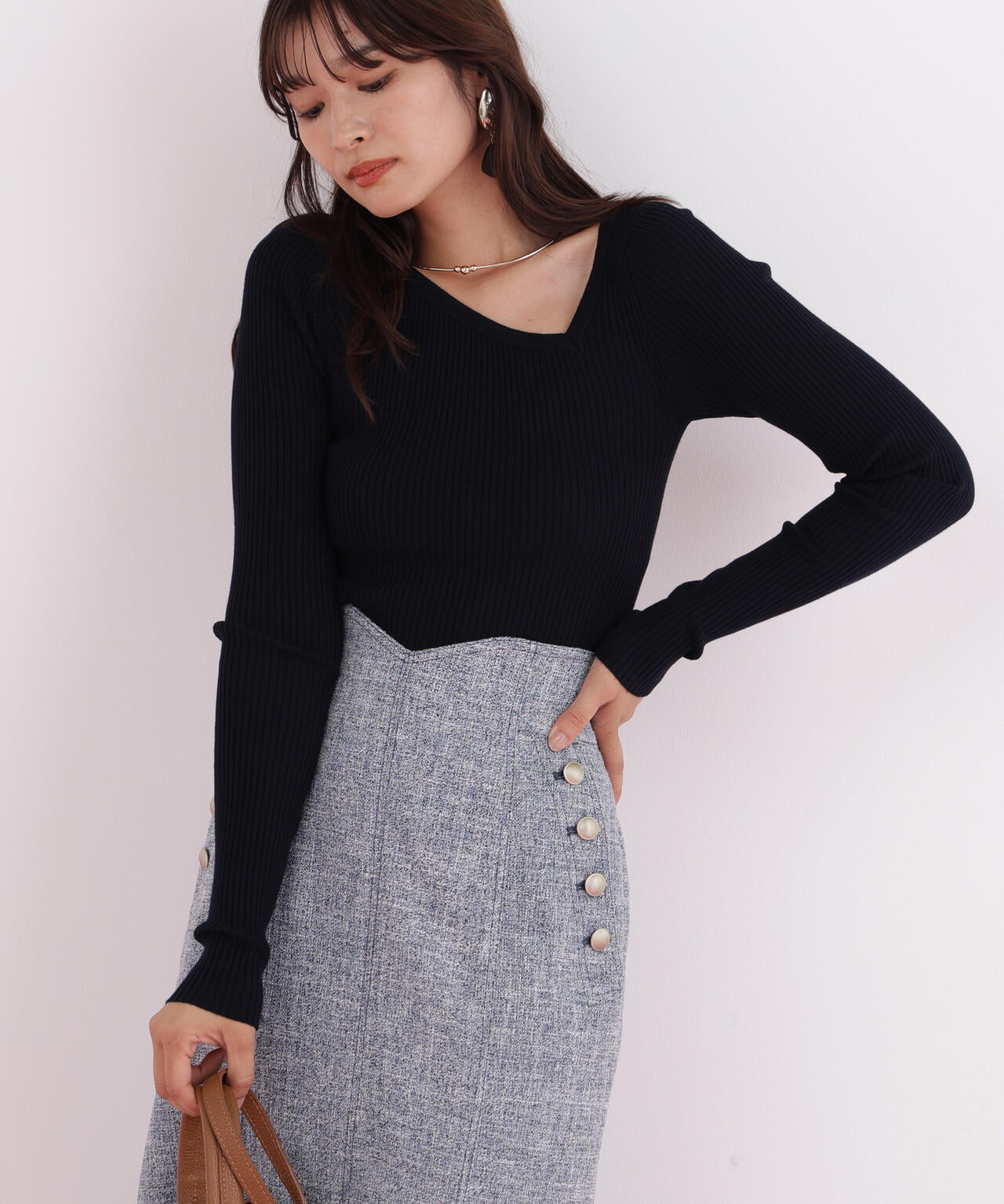 アシンメトリーネックニットプルオーバー