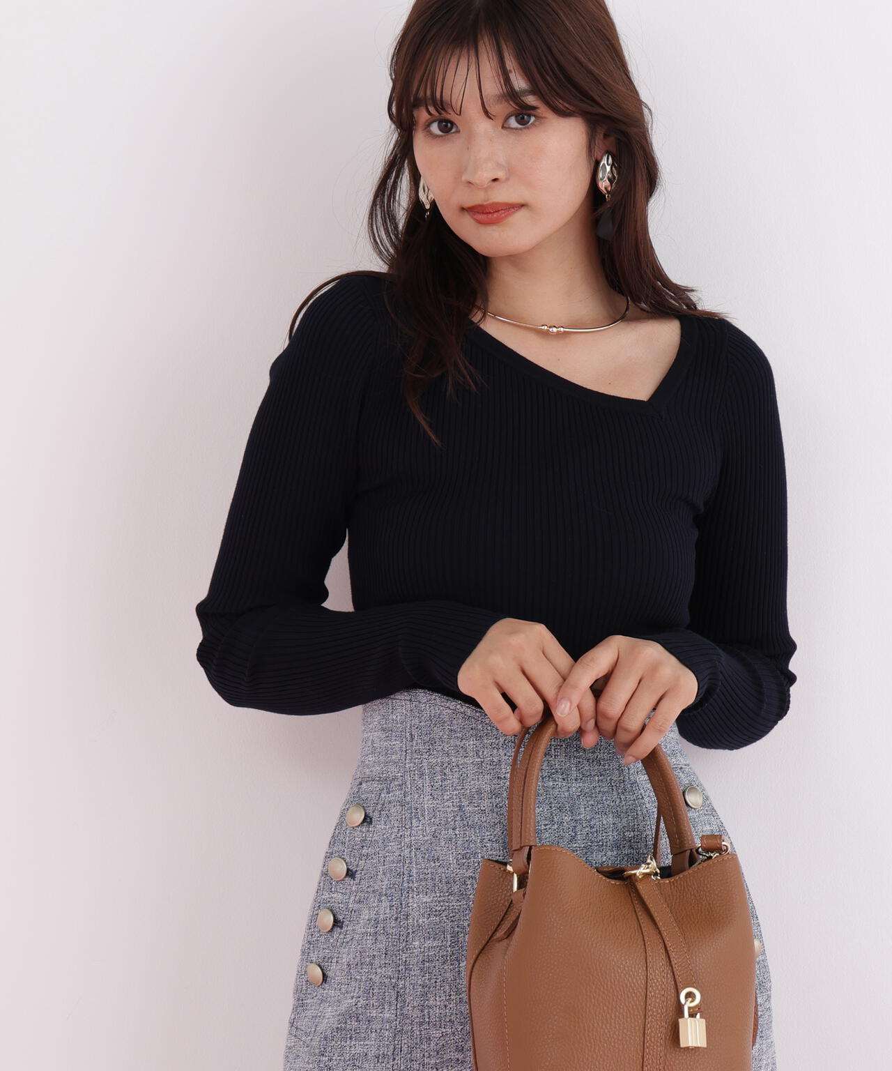 アシンメトリーネックニットプルオーバー