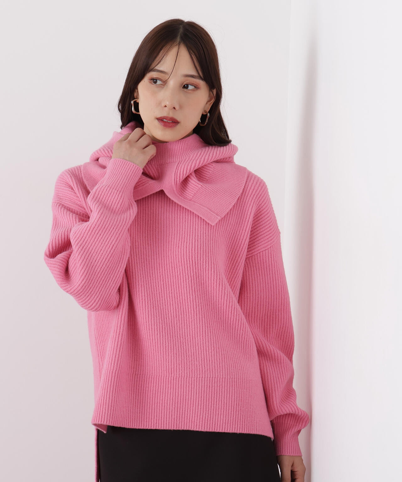 フードスヌード付きニットプルオーバー