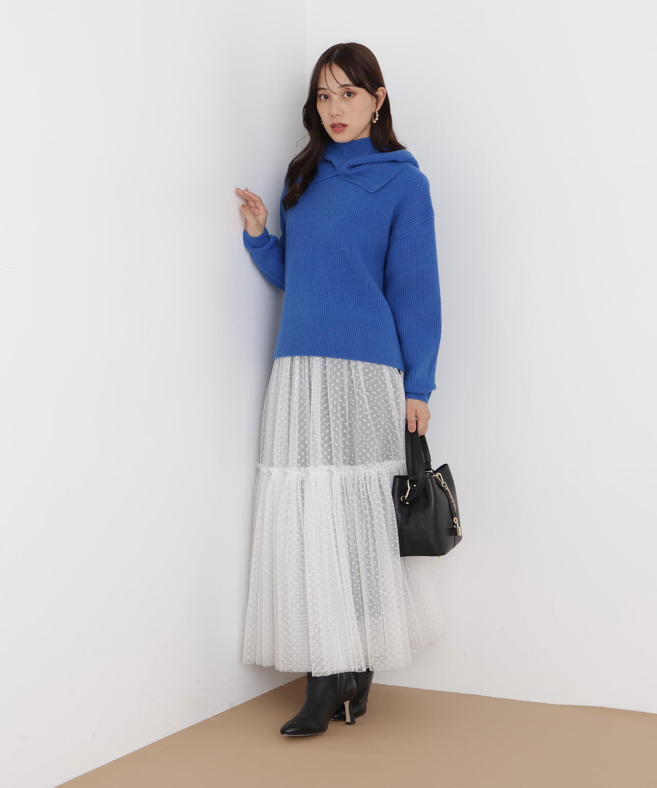 フードスヌード付きニットプルオーバー