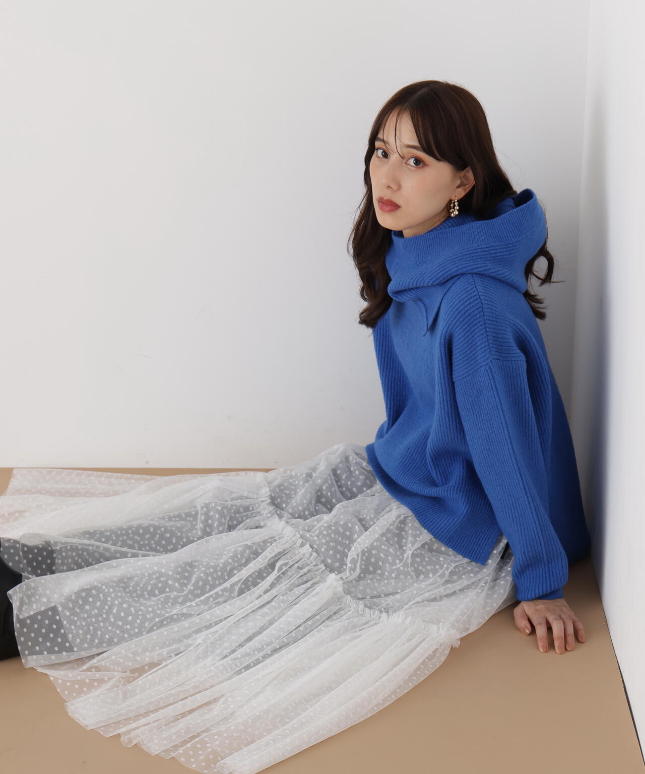 フードスヌード付きニットプルオーバー