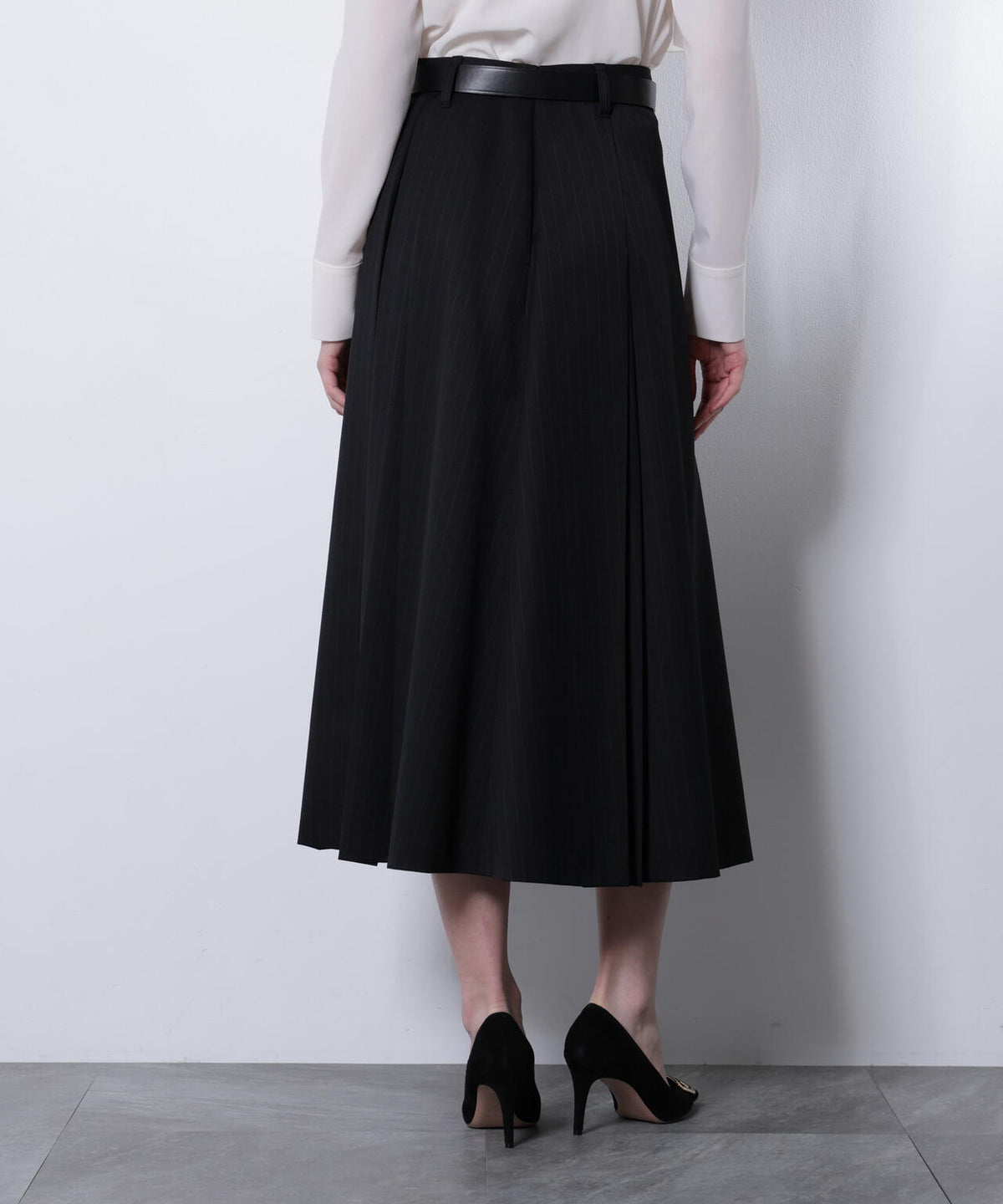 174cm B79 W 58 H87 着用サイズ：38
