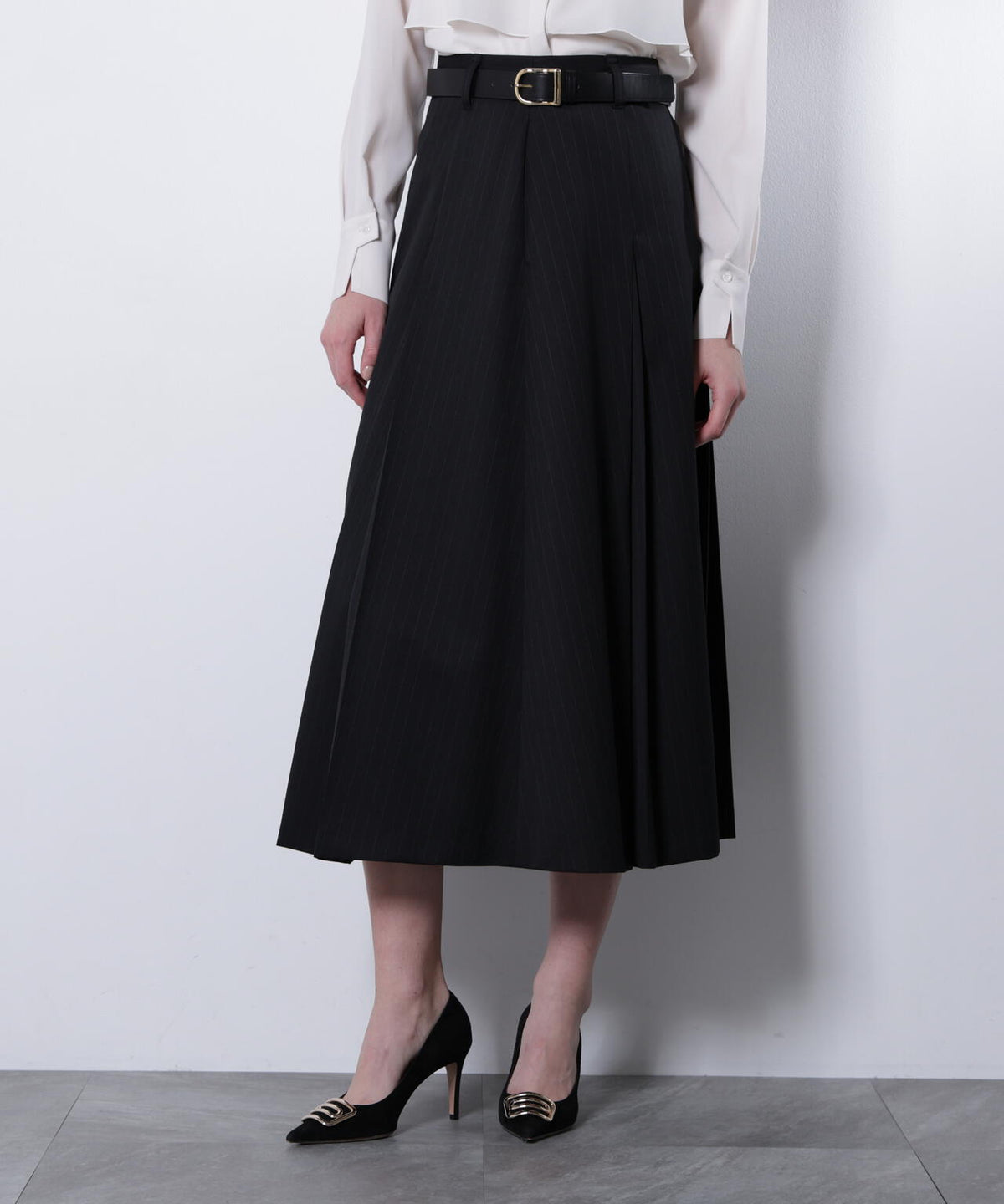 174cm B79 W 58 H87 着用サイズ：38