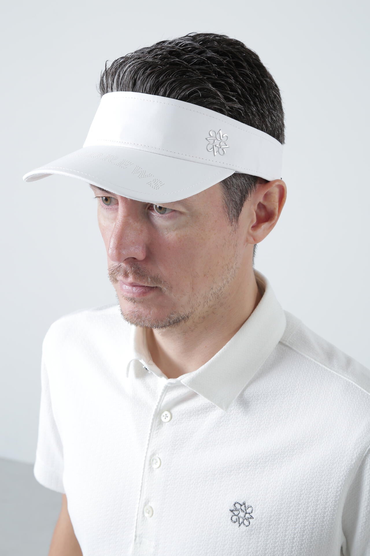パンチングロゴバイザー (UNISEX)