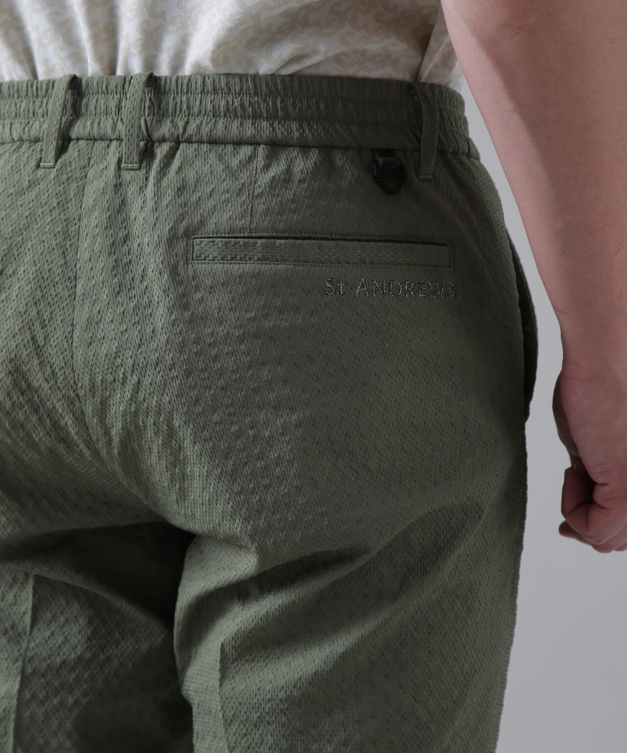 ドットストライプジャカード レギュラーテーパードパンツ (MENS)