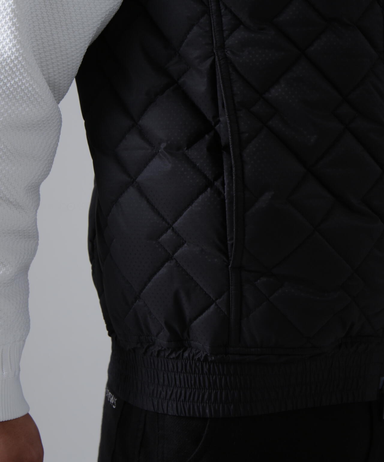 ドットストレッチキルトフルジップベスト (MENS)