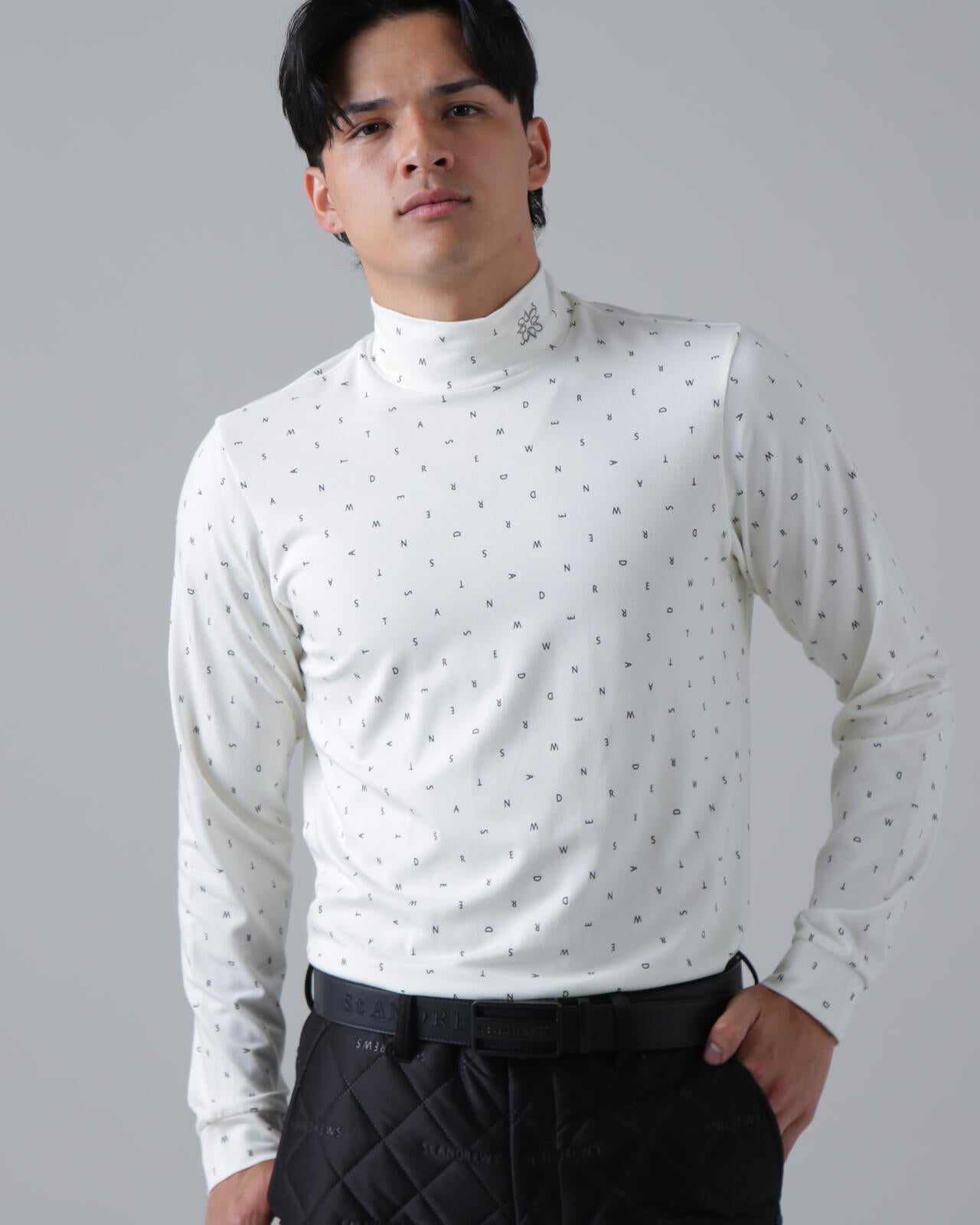 ソリストヒートミニロゴプリント長袖ハイネックカットソー (MENS)