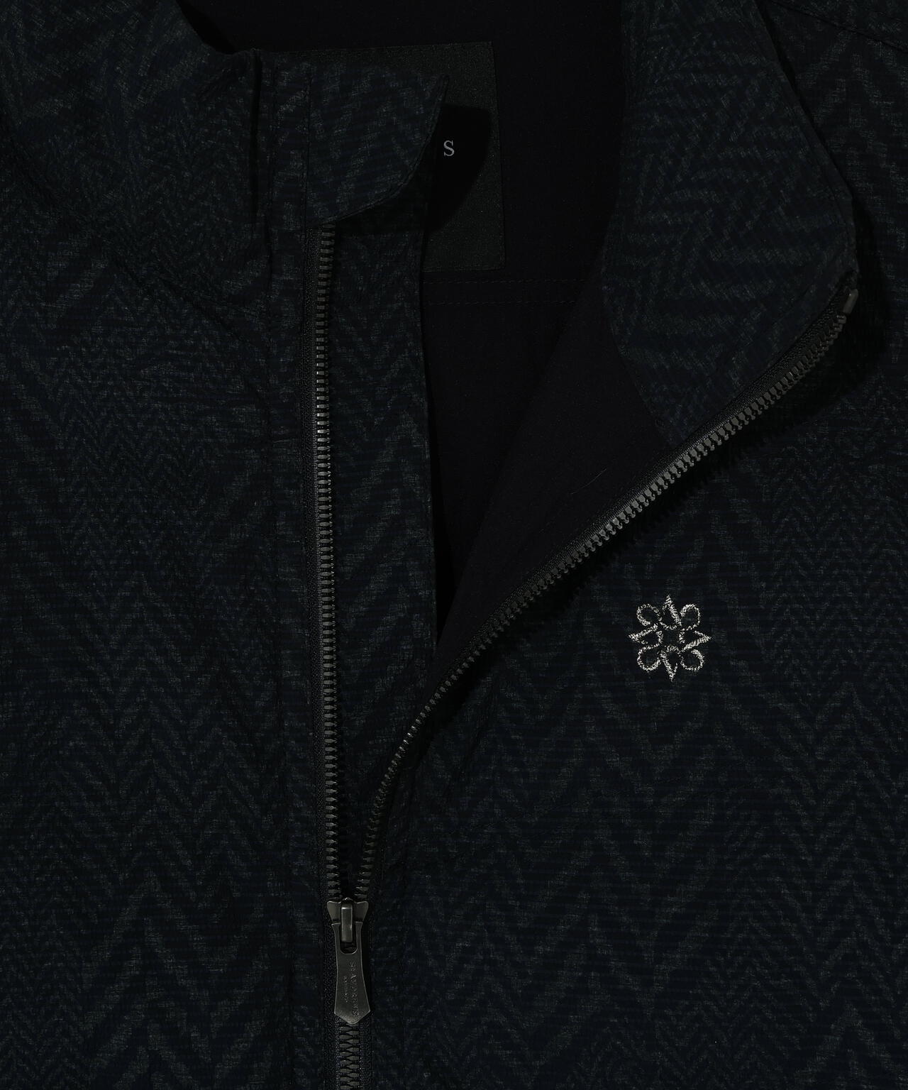 ヘリンボーンプリント中綿キルトブルゾン (MENS)