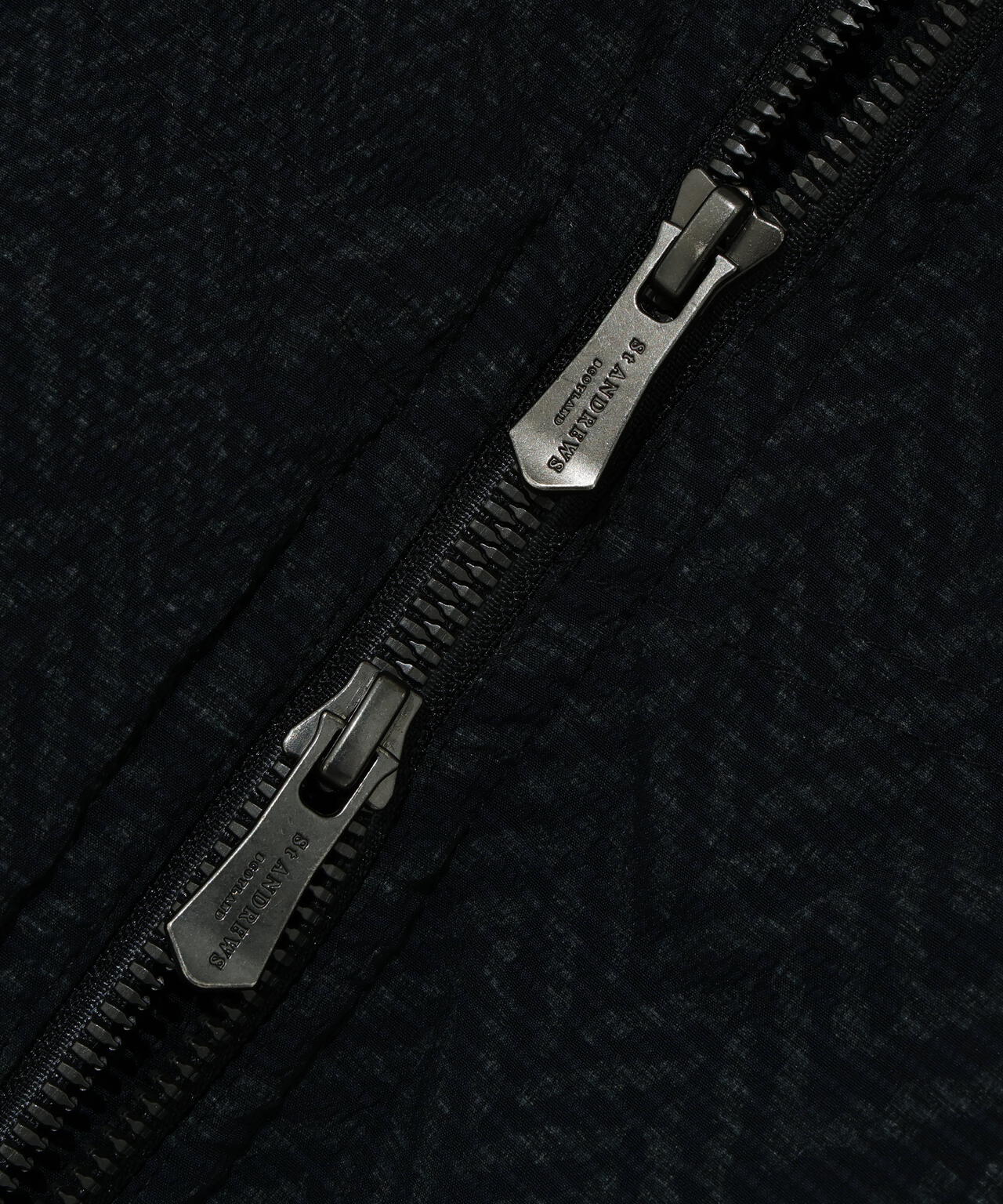 ヘリンボーンプリント中綿キルトブルゾン (MENS)