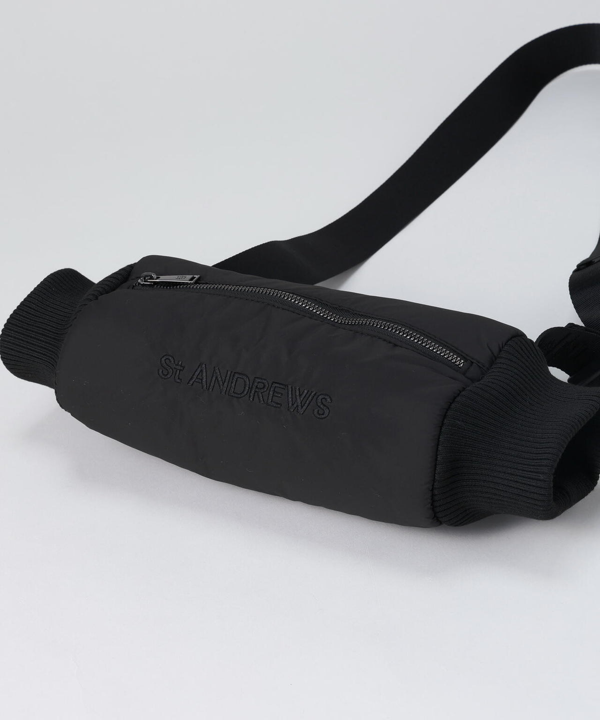 ポリエステルタフタウエストポーチ型ハンドウォーマー (UNISEX)