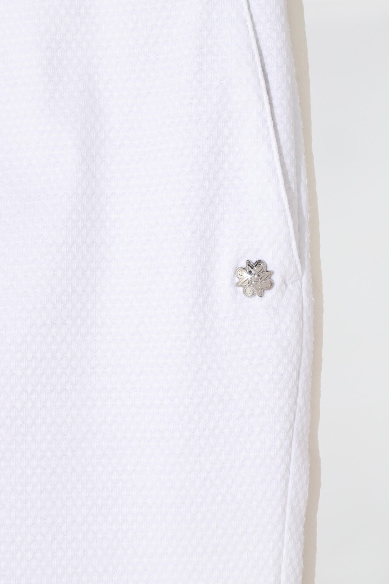 9af01858-9a14-51d3-a70e-7b77d4b0dfba_Image