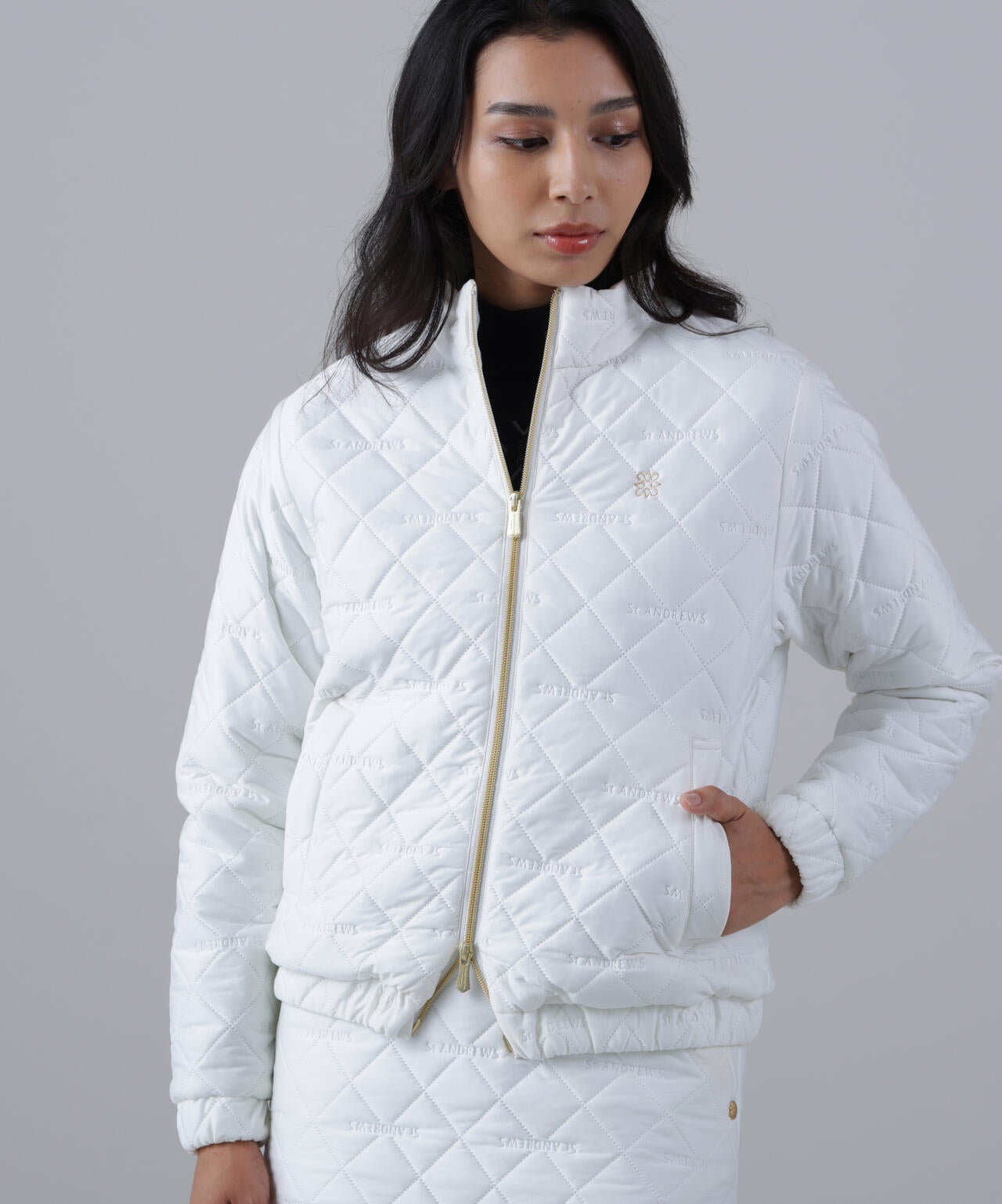 ロゴピンソニック中綿ブルゾン (WOMENS)