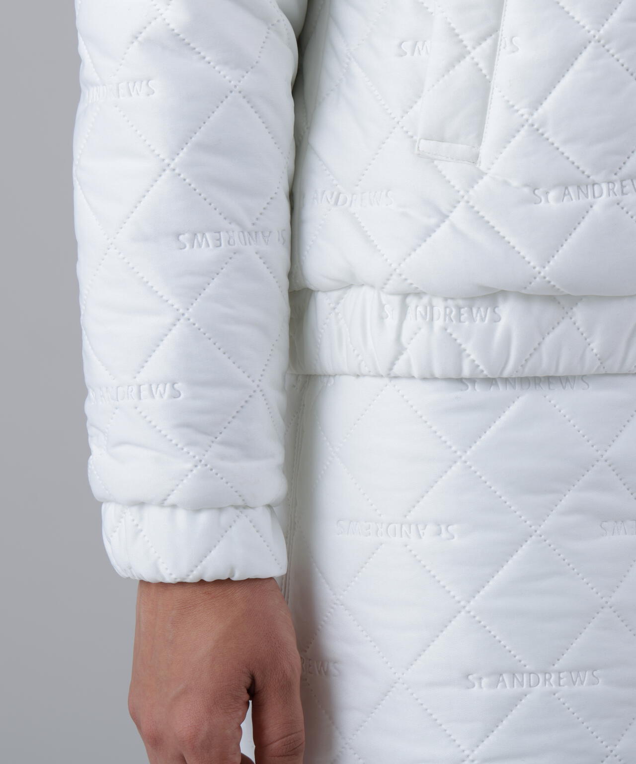 ロゴピンソニック中綿ブルゾン (WOMENS)