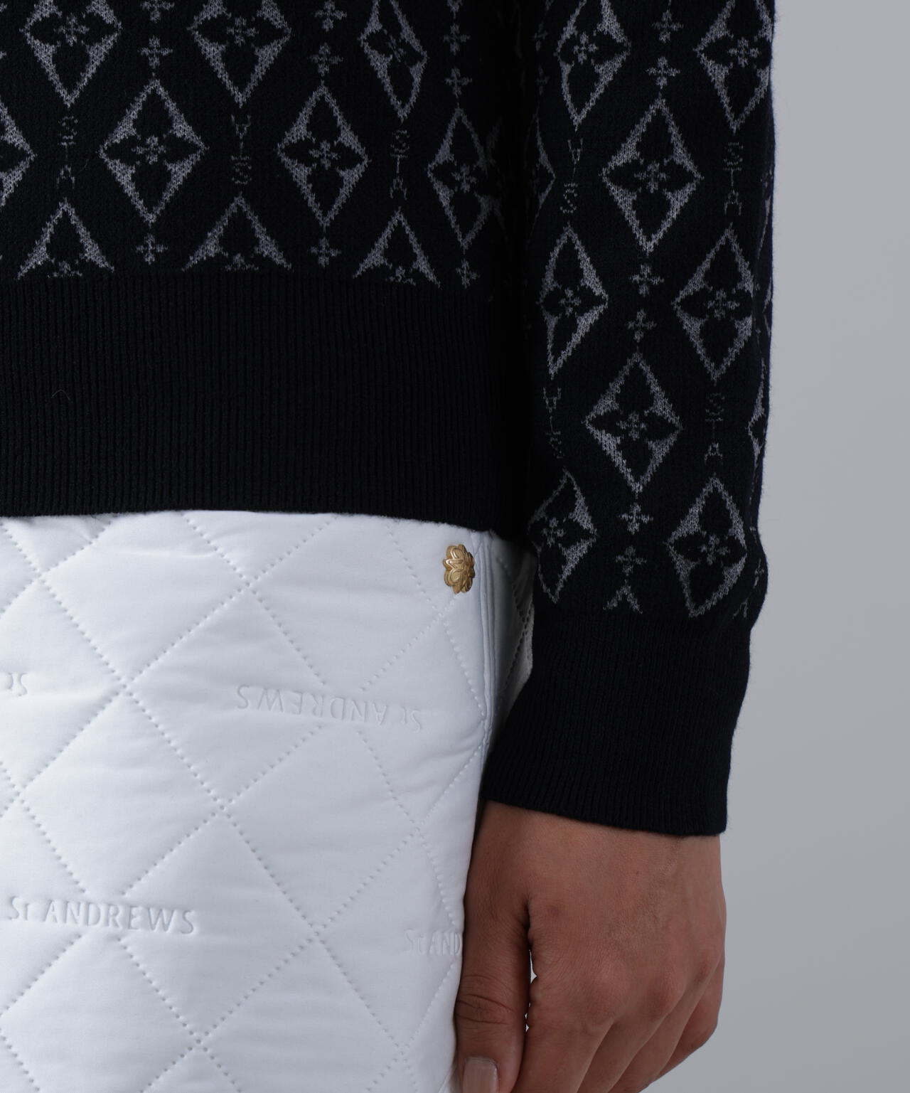 16Gダイヤロゴジャガードクルーネックニットプルオーバー (WOMENS