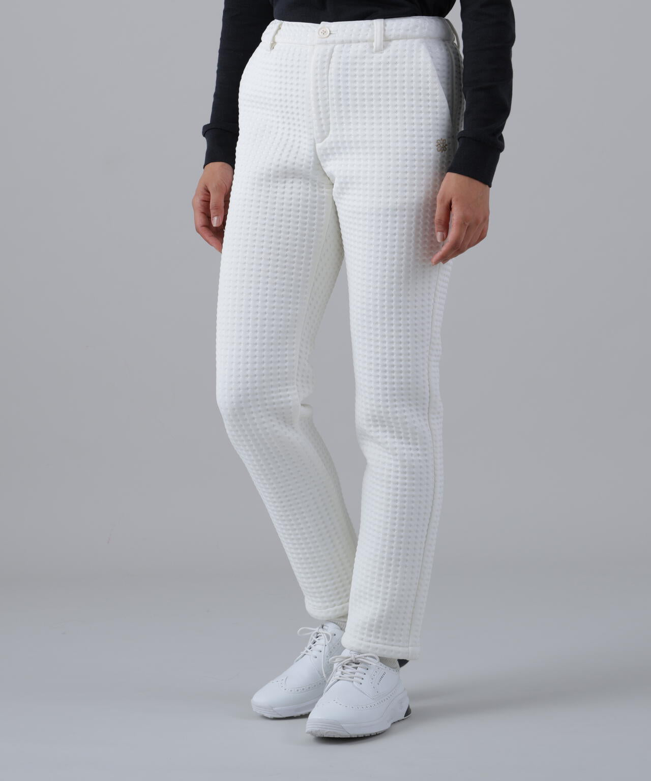 【St ANDREWS】春秋 ロゴ総柄 白 ストレッチパンツ M ダンボールピンソニックエンボスパンツ (WOMENS) | St ANDREWS（セント