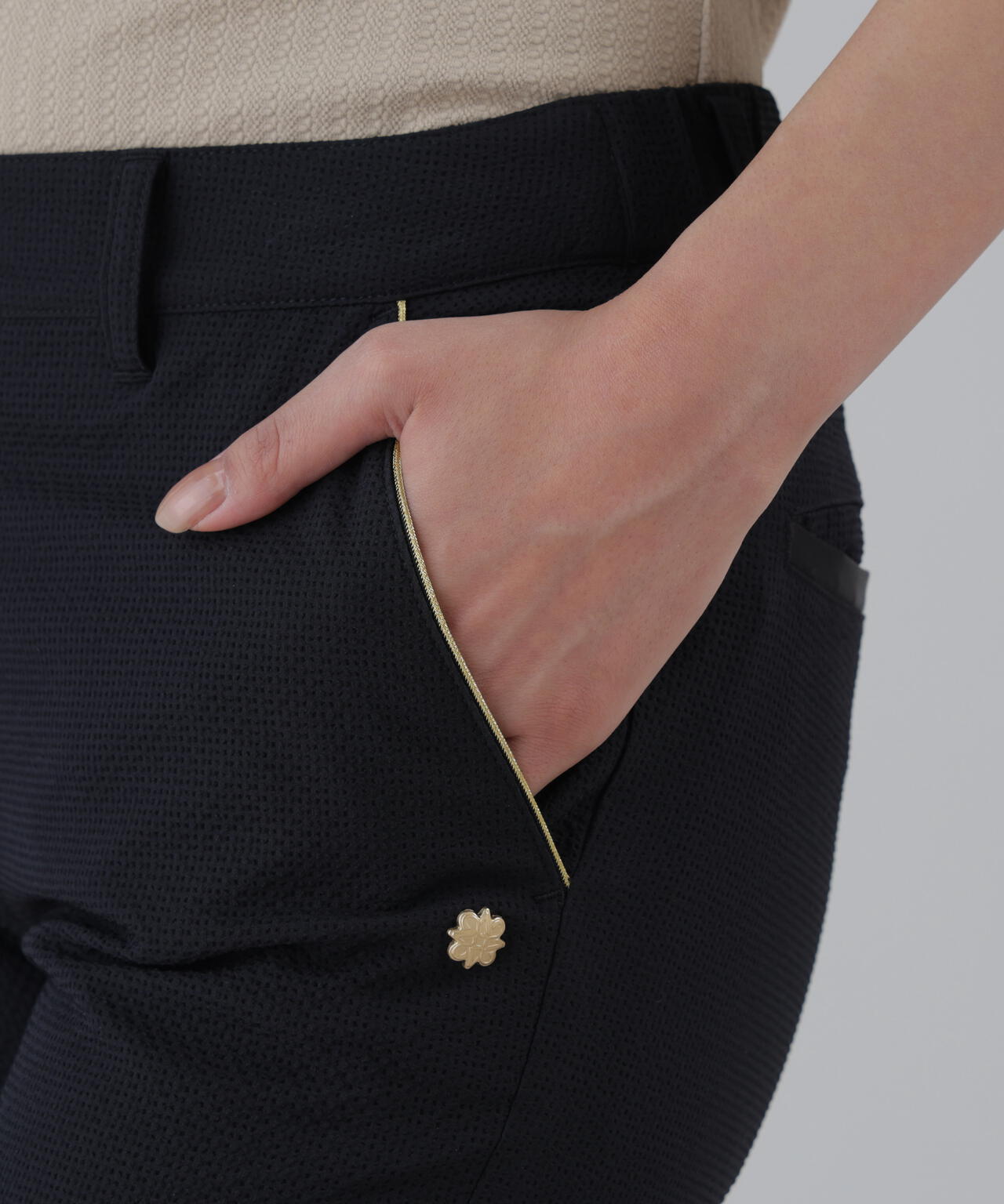 169cm B:81 W:58 H:85 着用サイズ：M