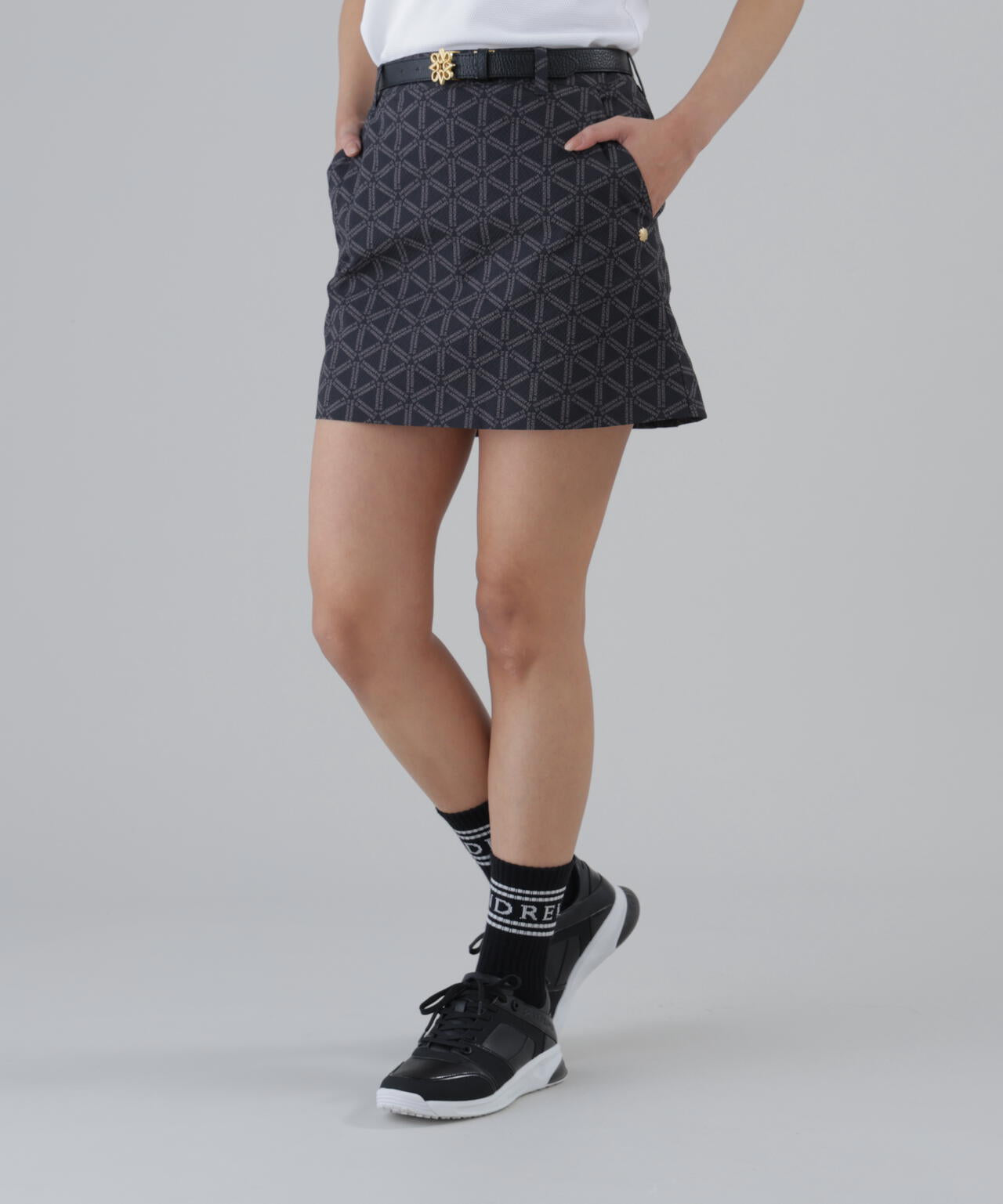 吸水速乾】【ストレッチ】トライアングルロゴプリントスカート (WOMENS