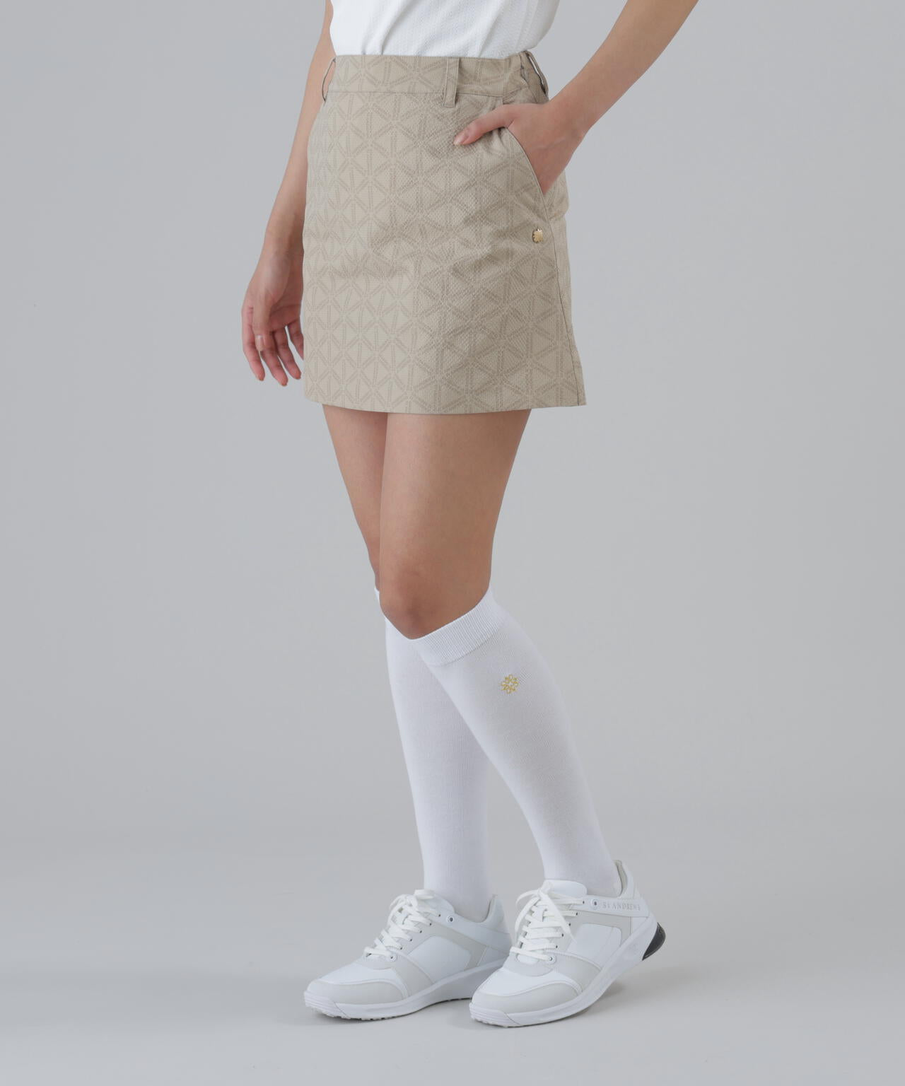 吸水速乾】【ストレッチ】トライアングルロゴプリントスカート (WOMENS