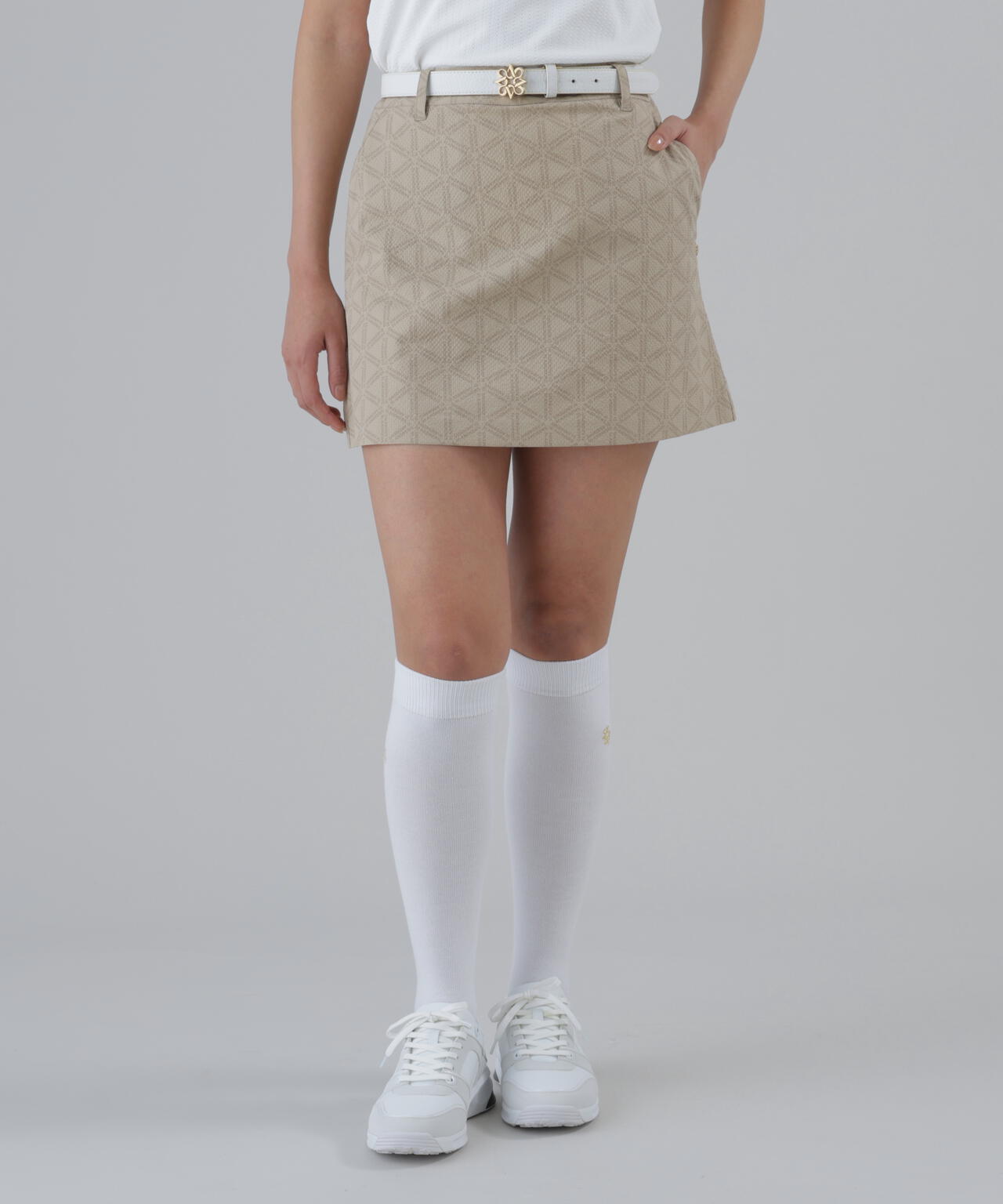 169cm B:81 W:58 H:85 着用サイズ：M