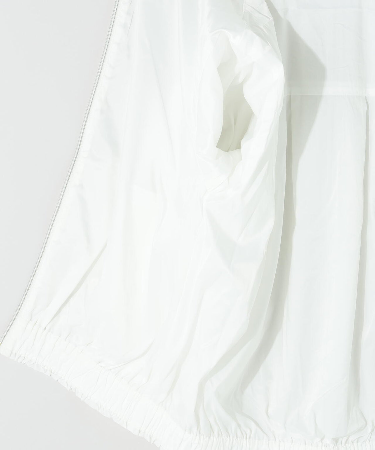 [ストレッチ・撥水] ストレッチナイロンリップフーディブルゾン (WOMENS)