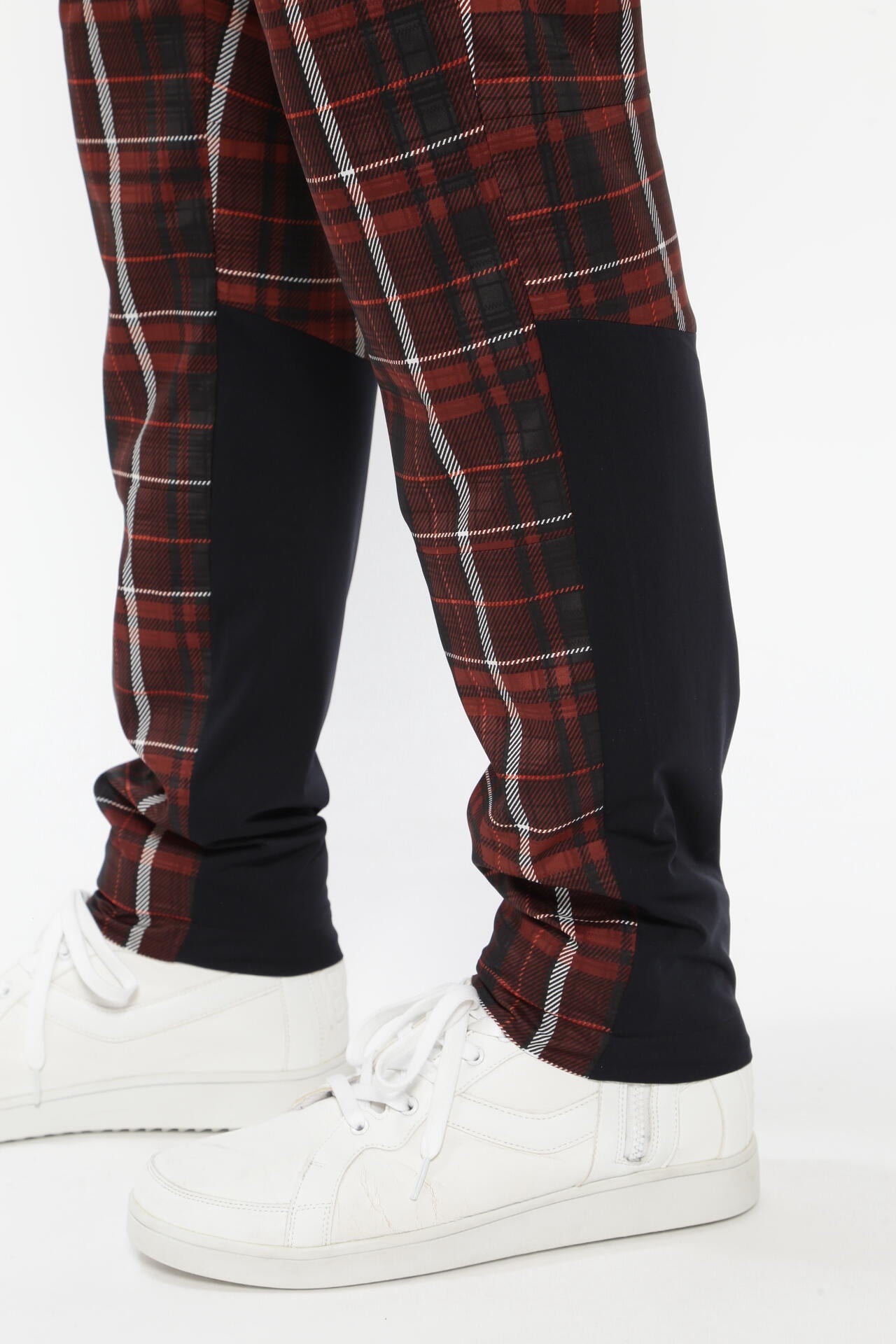 パーリーゲイツ 蓄熱保温サーモトロンラジポカパンツ　サイズ6 パーリーゲイツ 蓄熱保温サーモトロンラジポカパンツ サイズ6