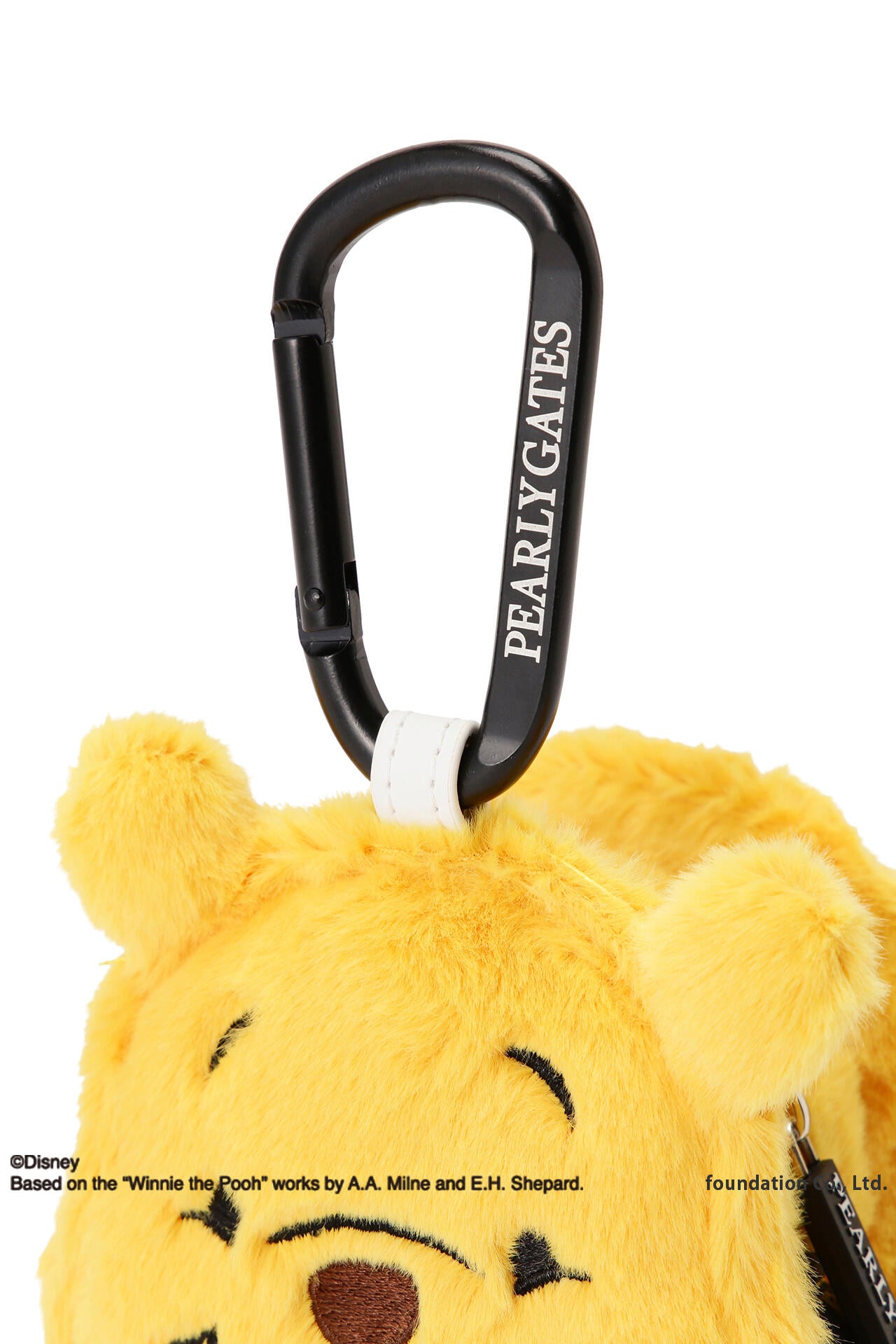プーさんフェイクファーボールポーチ ＜Winnie the Pooh COLLECTION＞ (UNISEX)