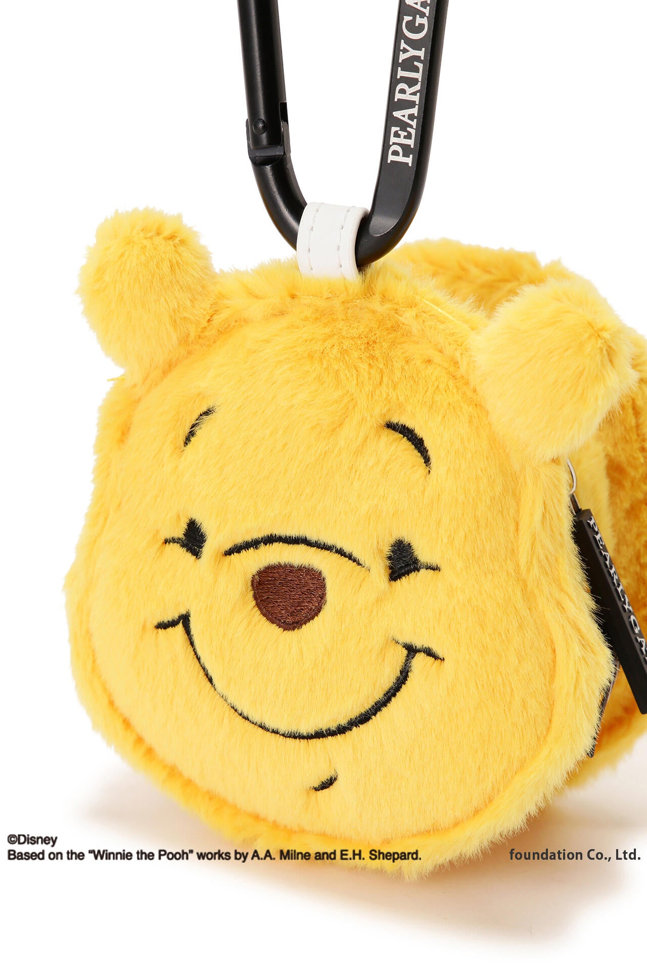 プーさんフェイクファーボールポーチ ＜Winnie the Pooh COLLECTION＞ (UNISEX)