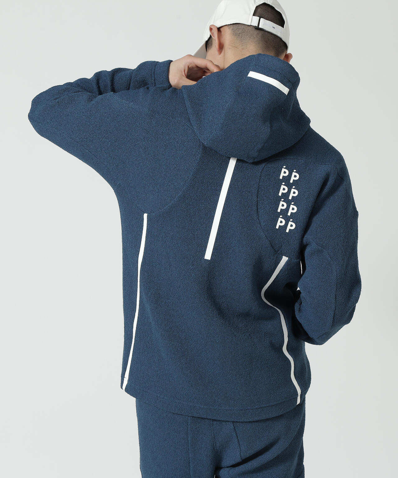 4ad41557-601a-5b1a-a8e2-69f4b0c4d028_Image