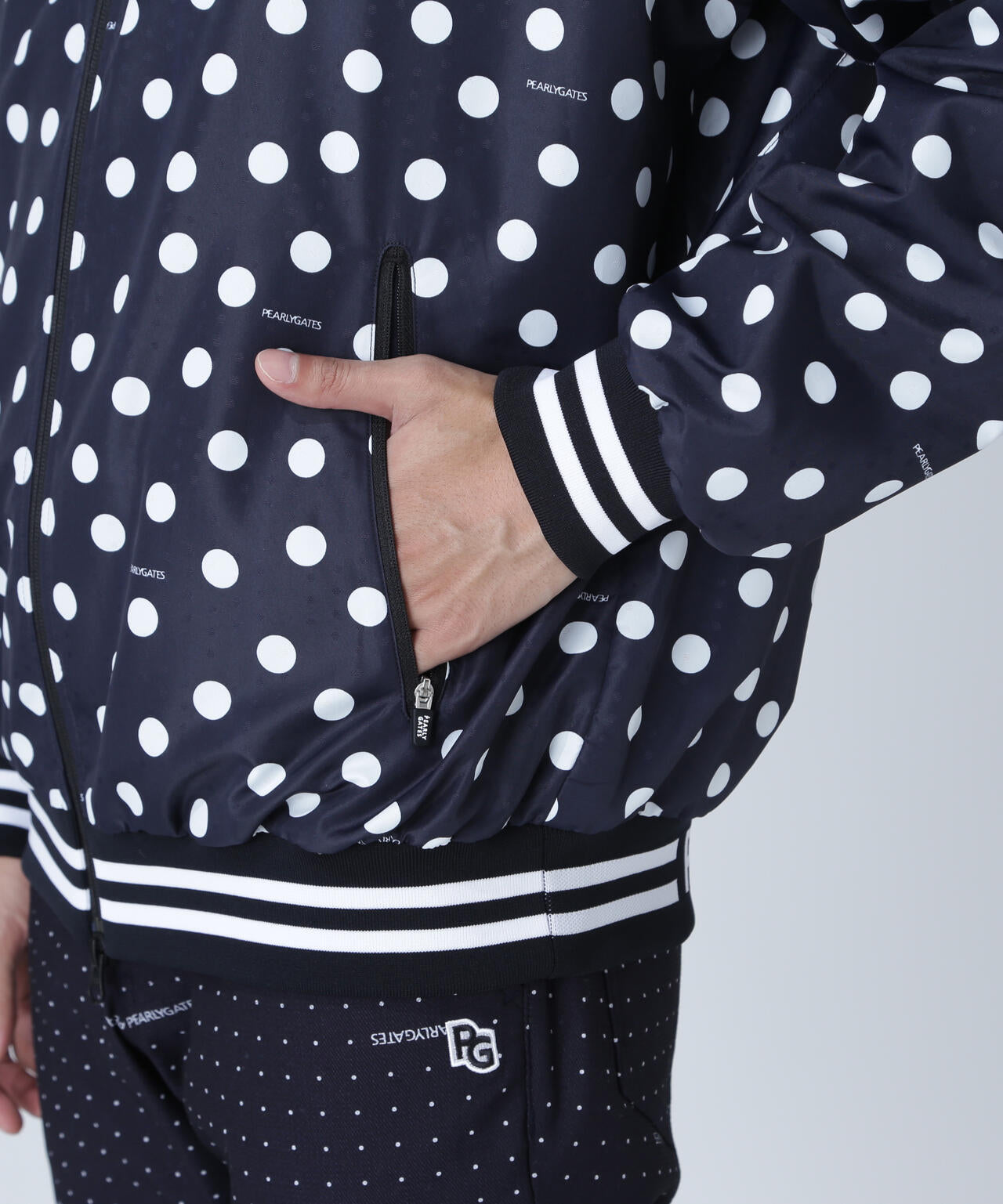 タフレックス×サーモトロン フルジップブルゾン ＜ランダムドット柄＞