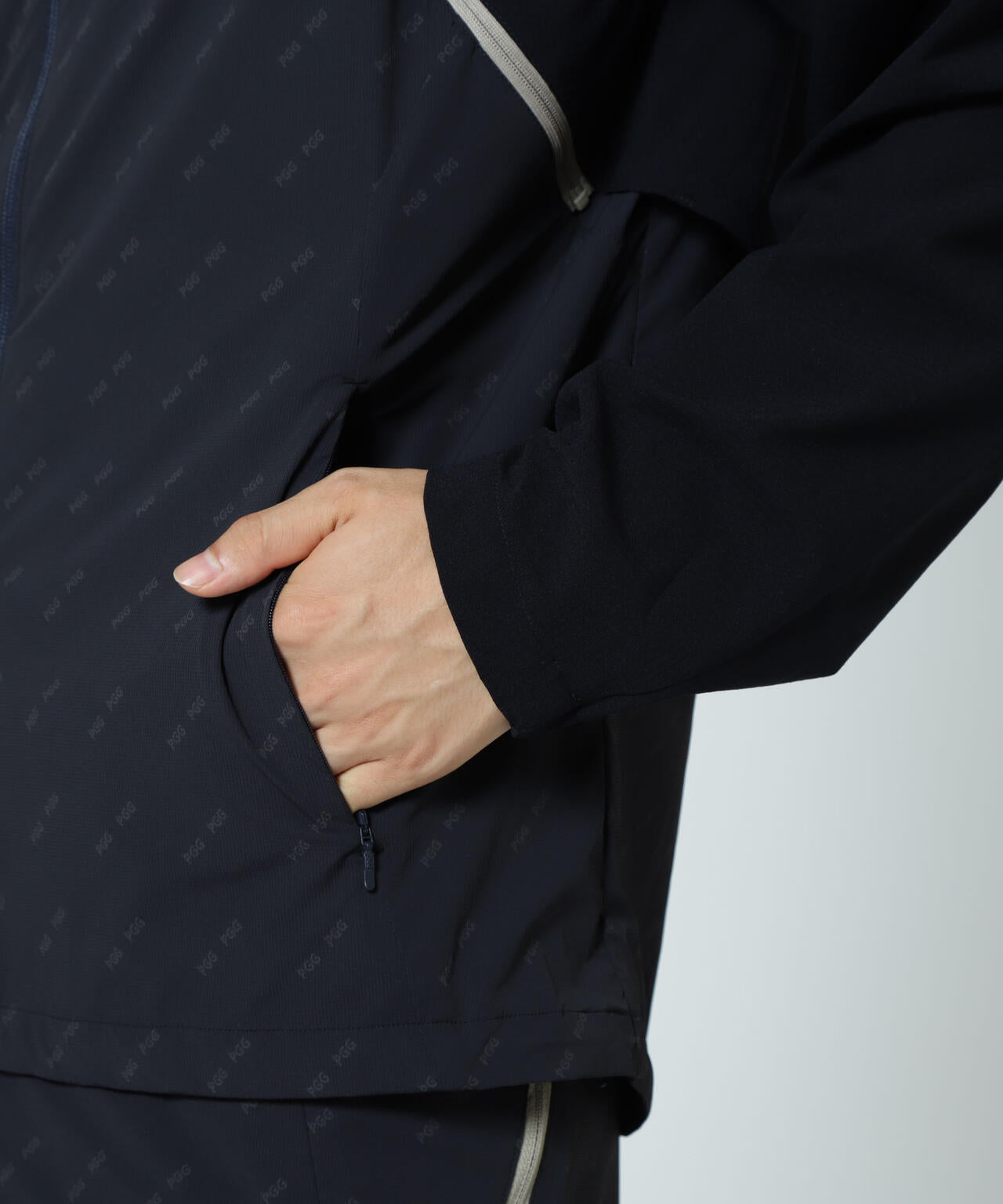 【PGG】【直営店舗&公式オンライン限定】Nyドビーストレッチ×DOTAIR 2WAYフーディブルゾン (MENS)