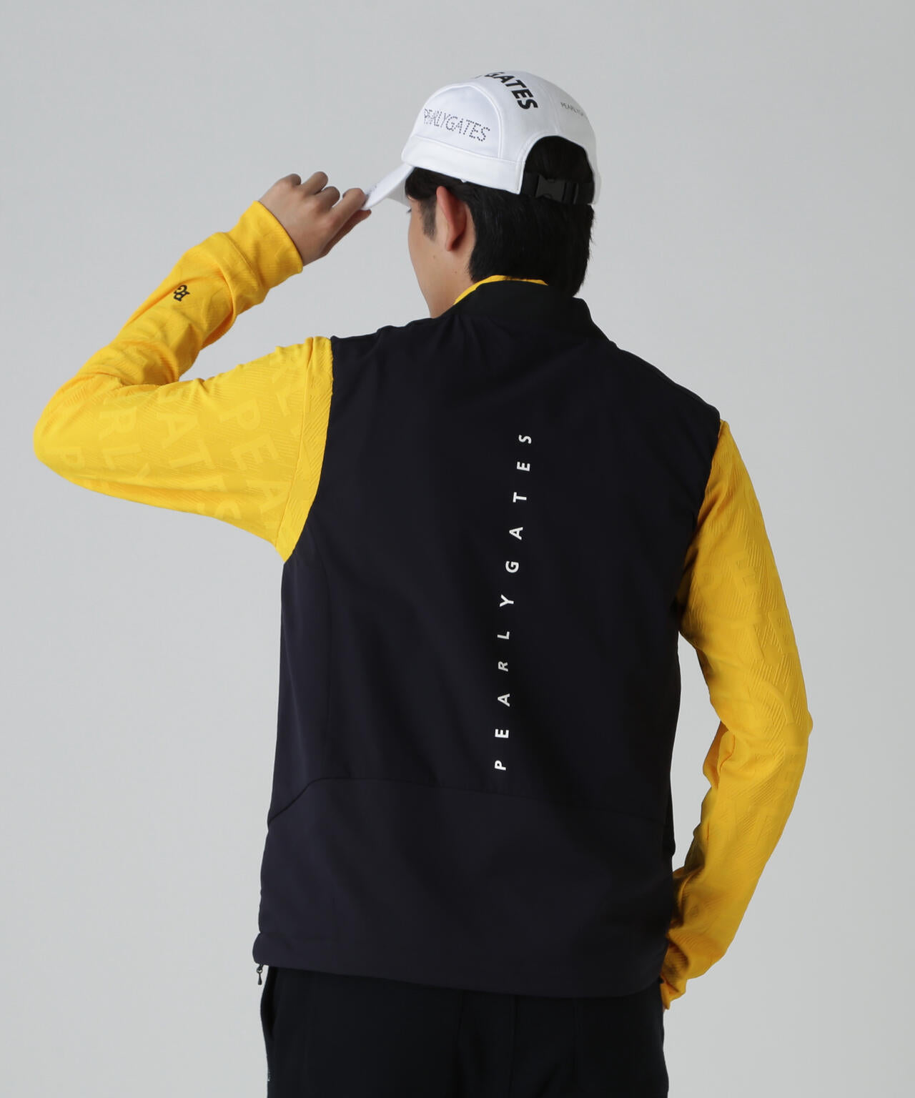 PEARLY GATES フルジップベスト　サイズ6 PEARLY GATES フルジップベスト サイズ6 Peロゴ柄刺繍フルジップベスト