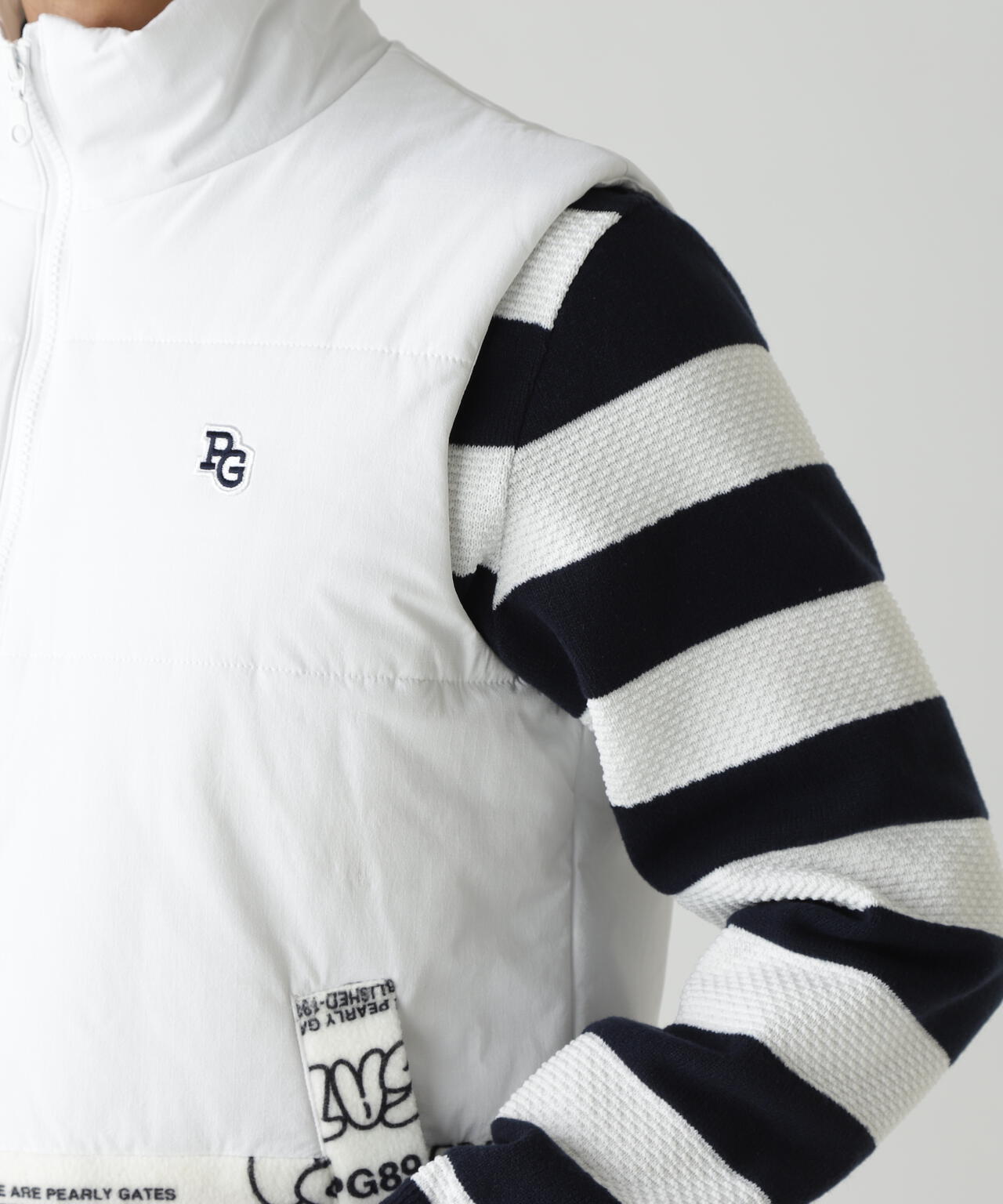 合繊×フリース片面起毛中綿フルジップアップベスト ＜ストリート花柄＞