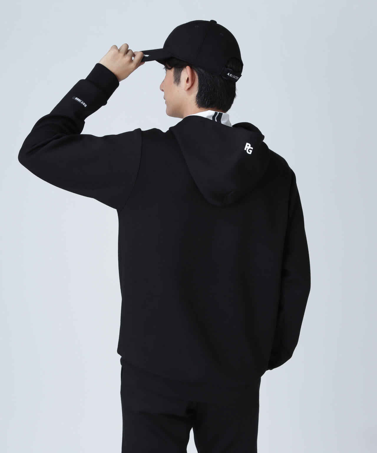 ダンボールフーディプルオーバー