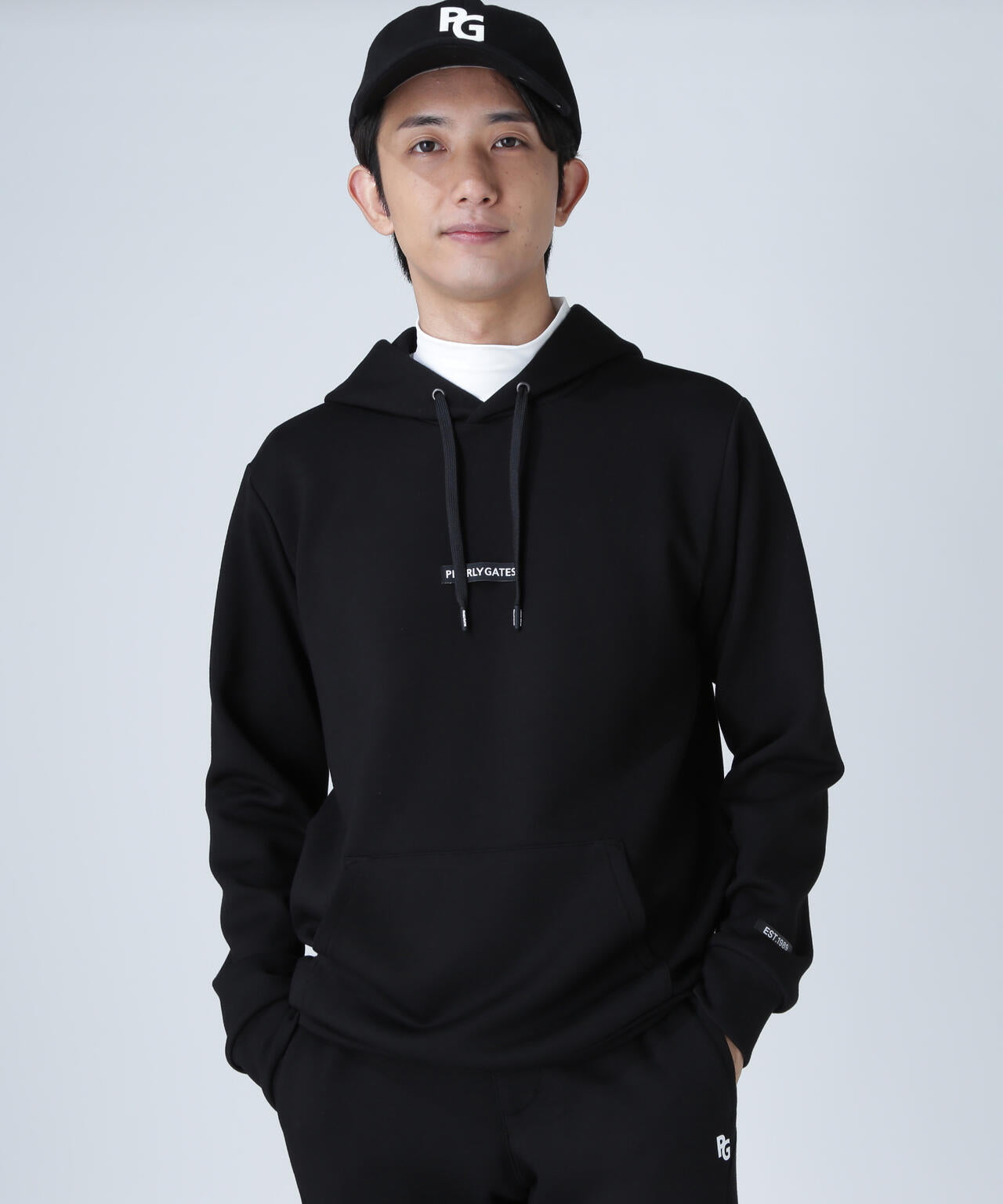 ダンボールフーディプルオーバー