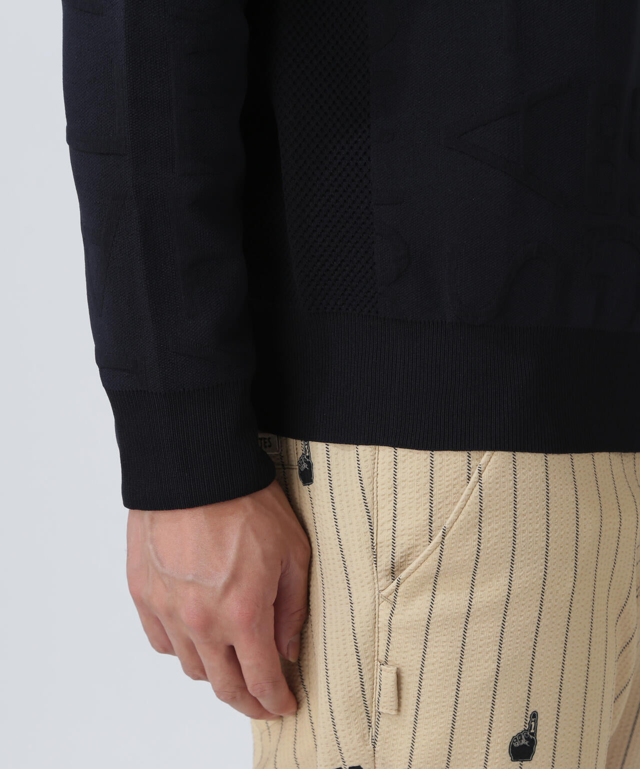 14Gクルーネックニットプルオーバー ＜ジャガードロゴ総柄＞ | PEARLY