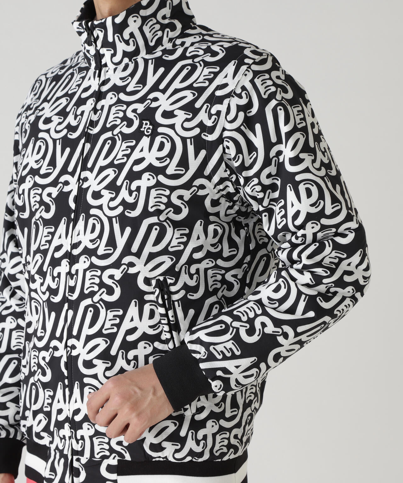 Nyストレッチリップストップ×超KARUISHI中綿リバーシブルスタンドブルゾン ＜ぷにぷにロゴ柄＞