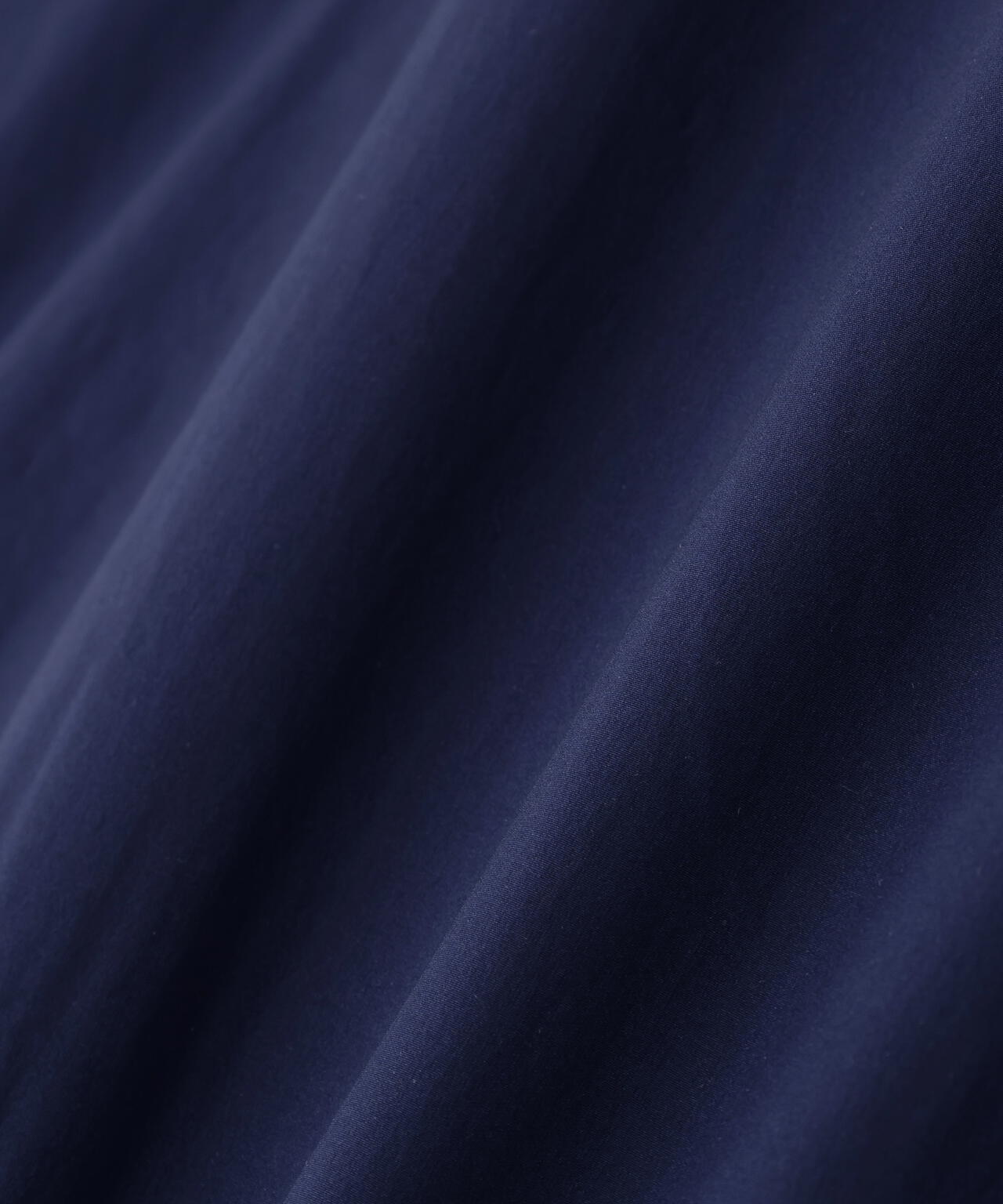 ナイロンストレッチタフタラミネートフーディブルゾン