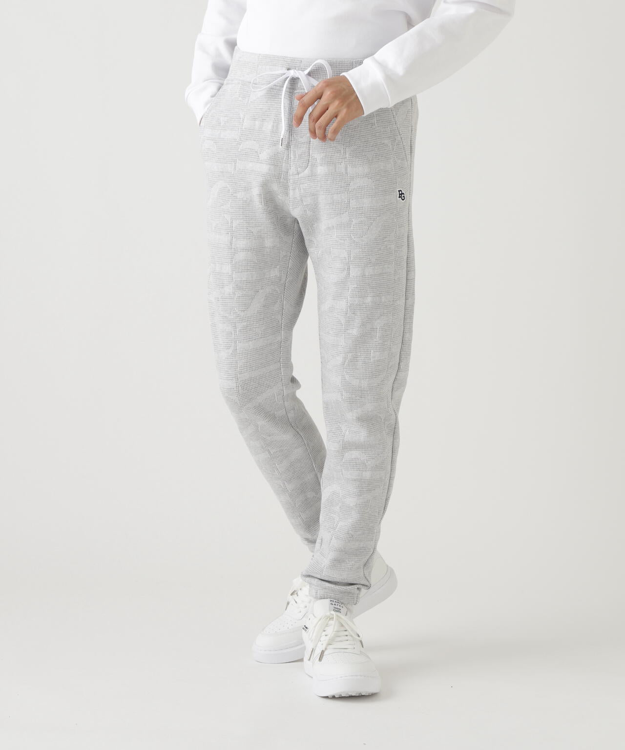 パーリーゲイツ ジョガーパンツ 総柄 総ロゴ 前紐 後ろリング XL パーリーゲイツ ジョガーパンツ 総柄 総ロゴ 前紐 後ろリング XL 楽天