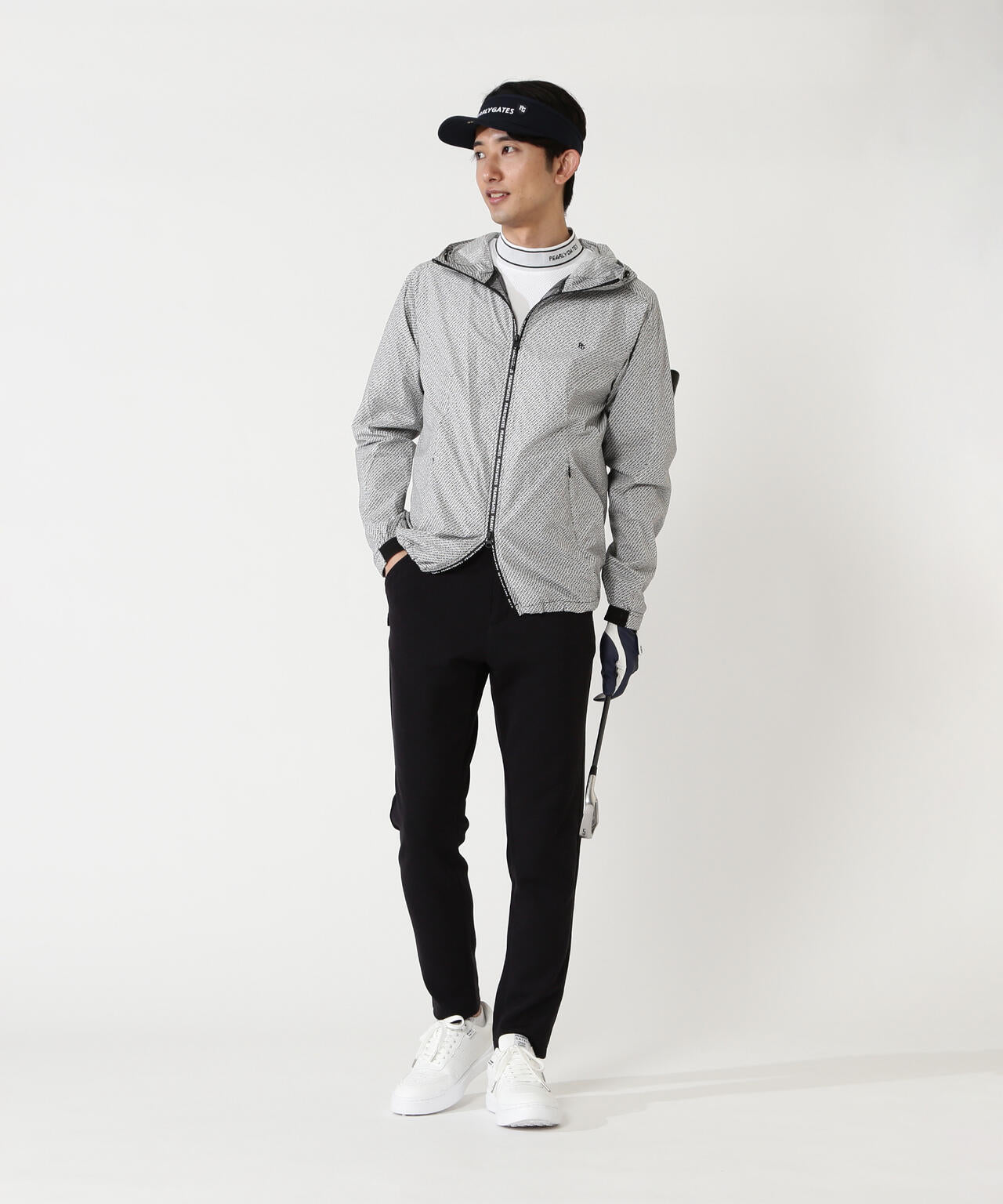 H:182cm/C:93/W:77/H:91 着用サイズ：5