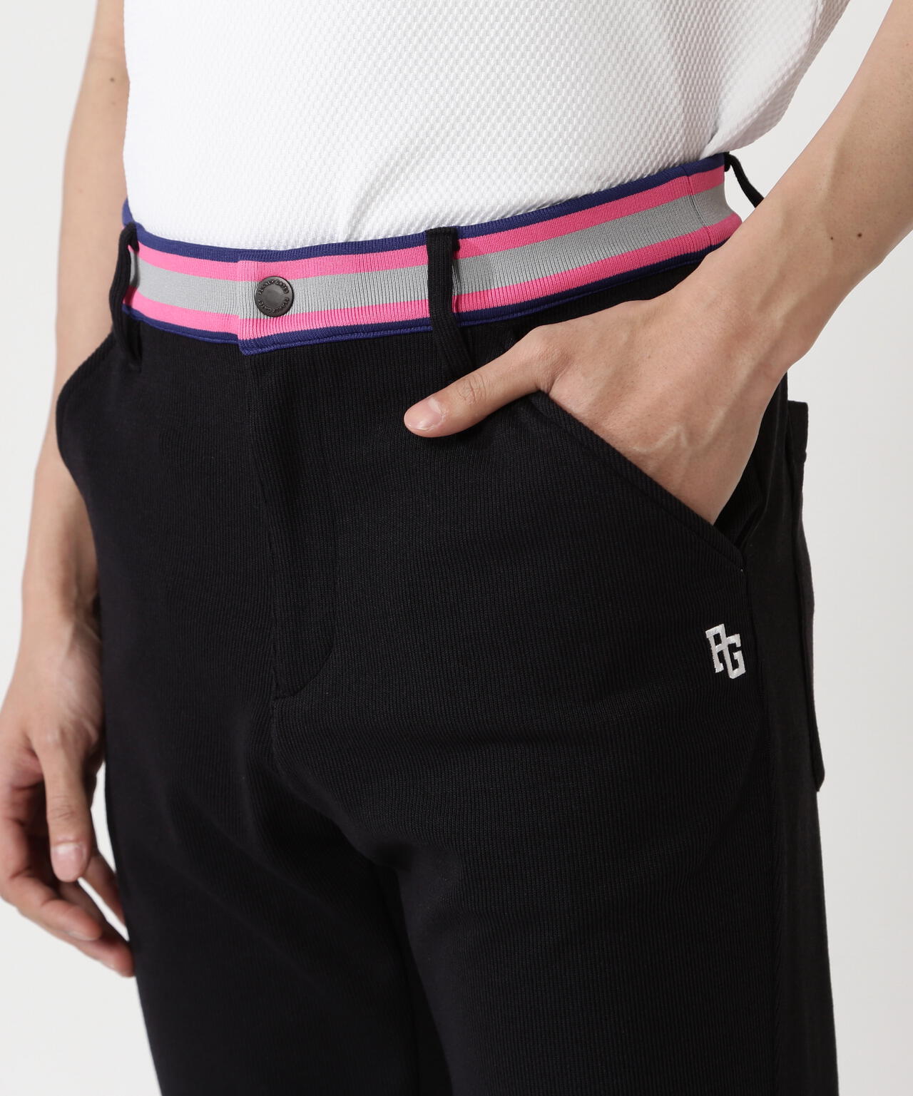 H:182cm/C:93/W:77/H:91 着用サイズ：5